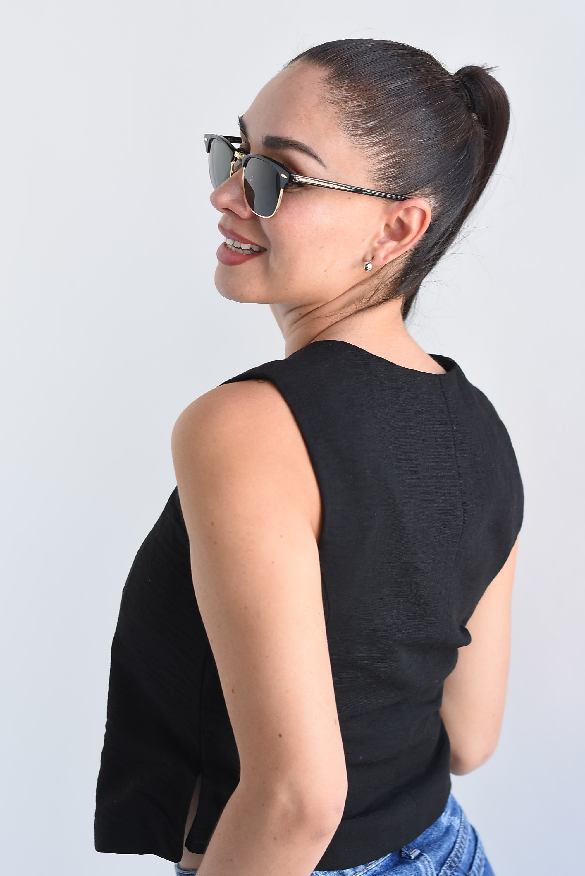 Chaleco broches lazos Negro
