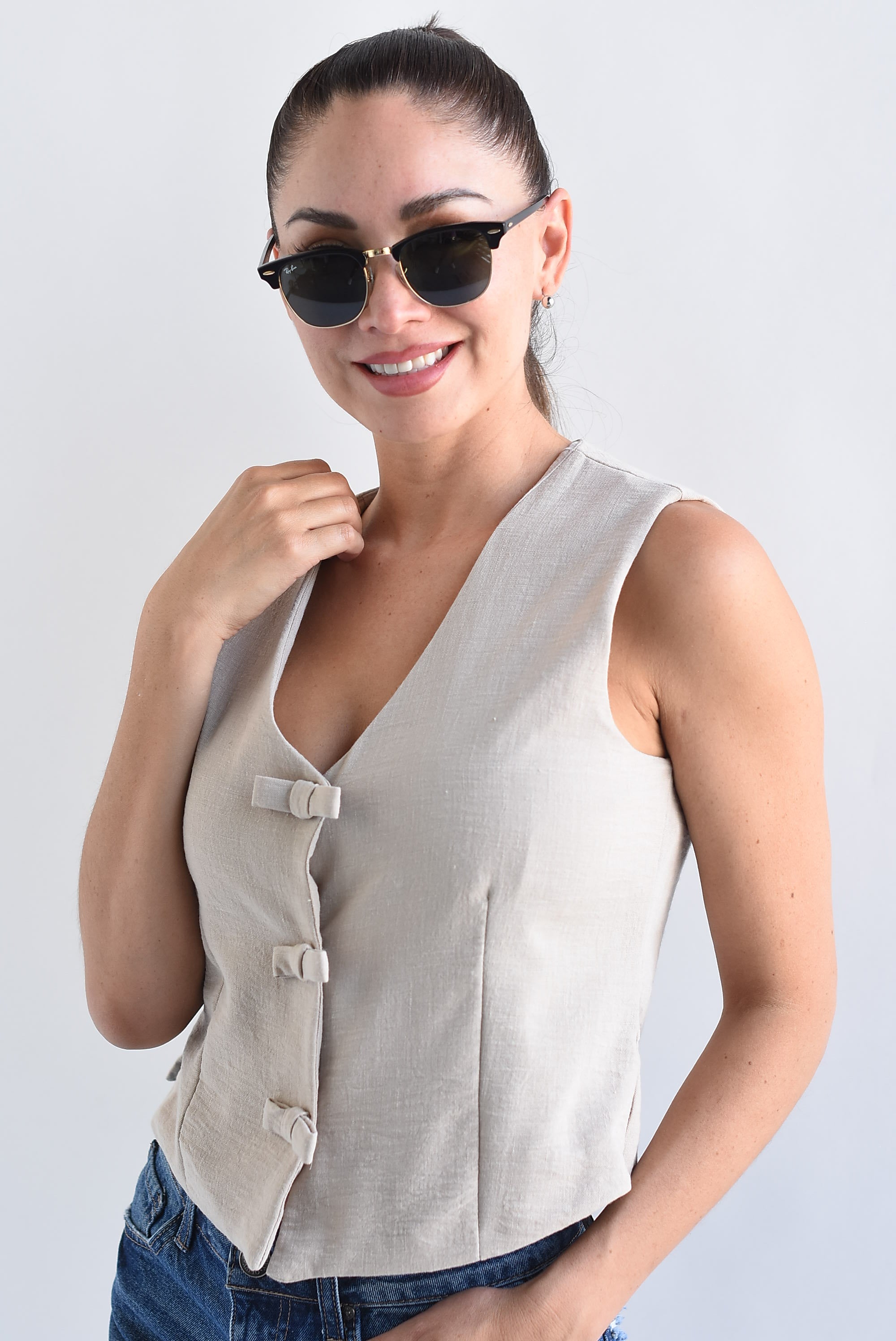 Chaleco broches lazos Beige