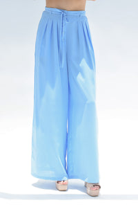 Fashion Styled Pantalón pata de elefante botones Azul baby