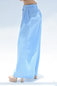 Fashion Styled Pantalón pata de elefante botones Azul baby