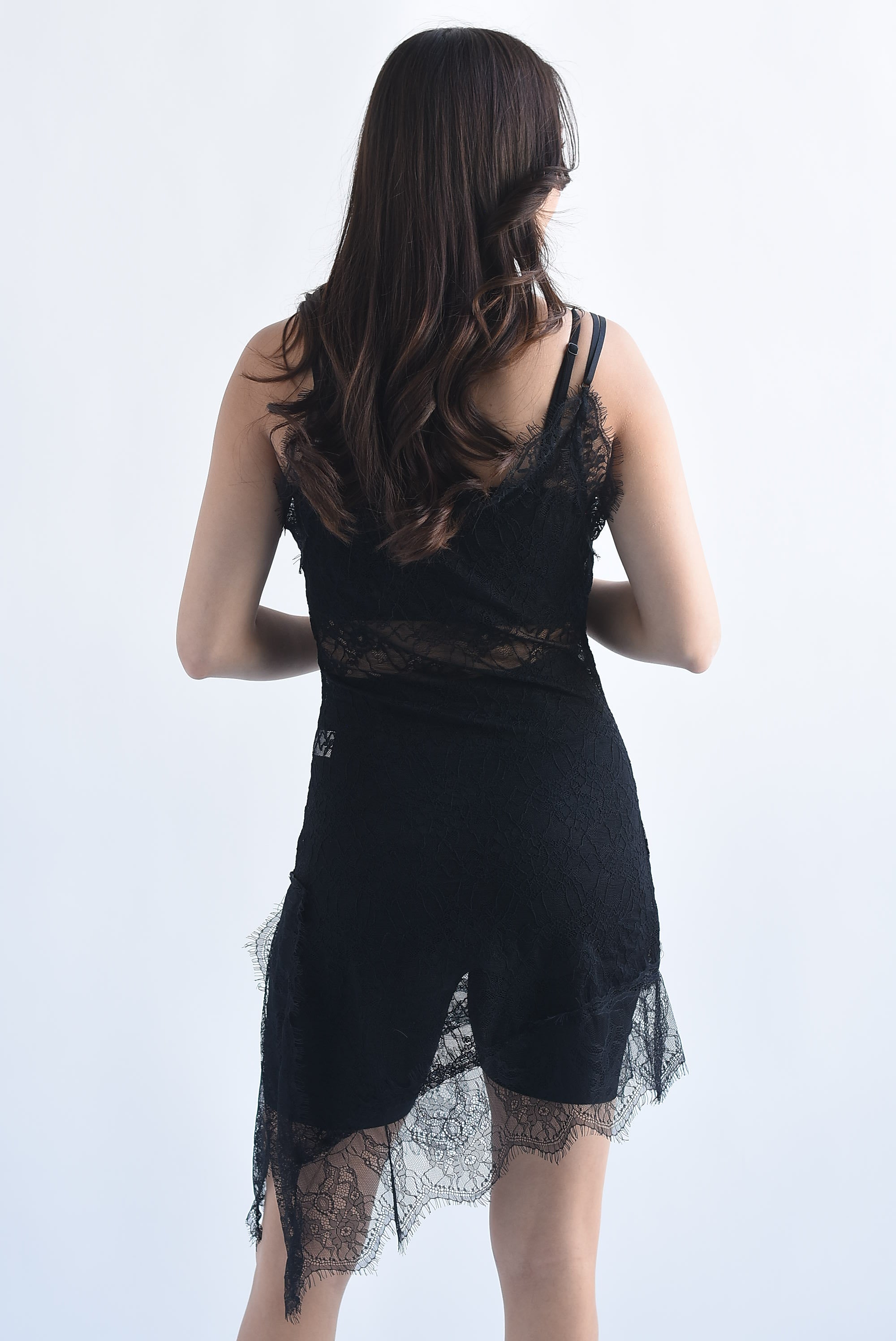 Vestido encaje asimétrico