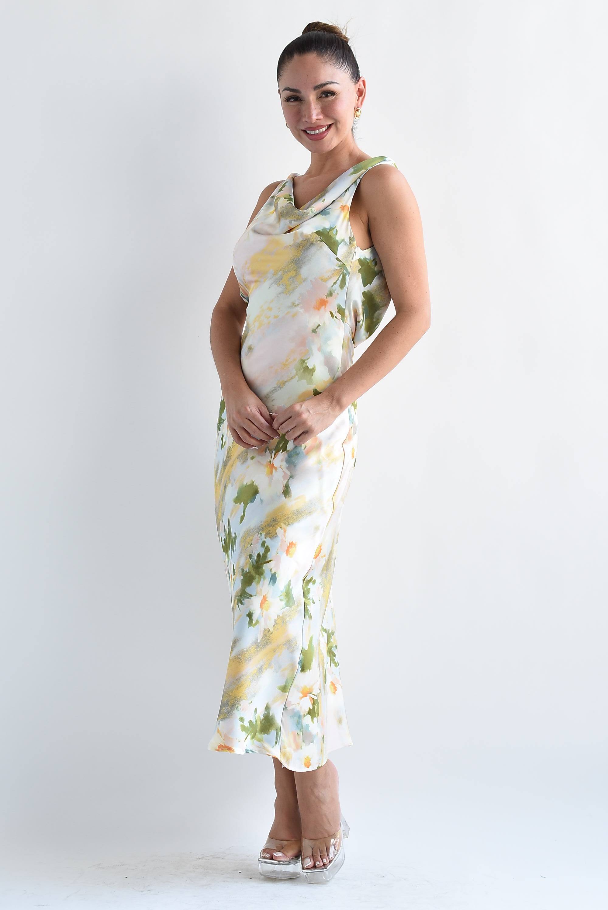 Vestido largo satín margaritas Pastel