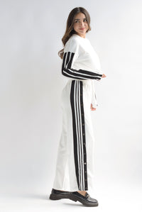 Fashion Styled Set Pantalón y Sudadera crop track broches Blanco