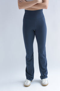 Fashion Styled Pantalón flare pretina ancha deportivo Azul Marino