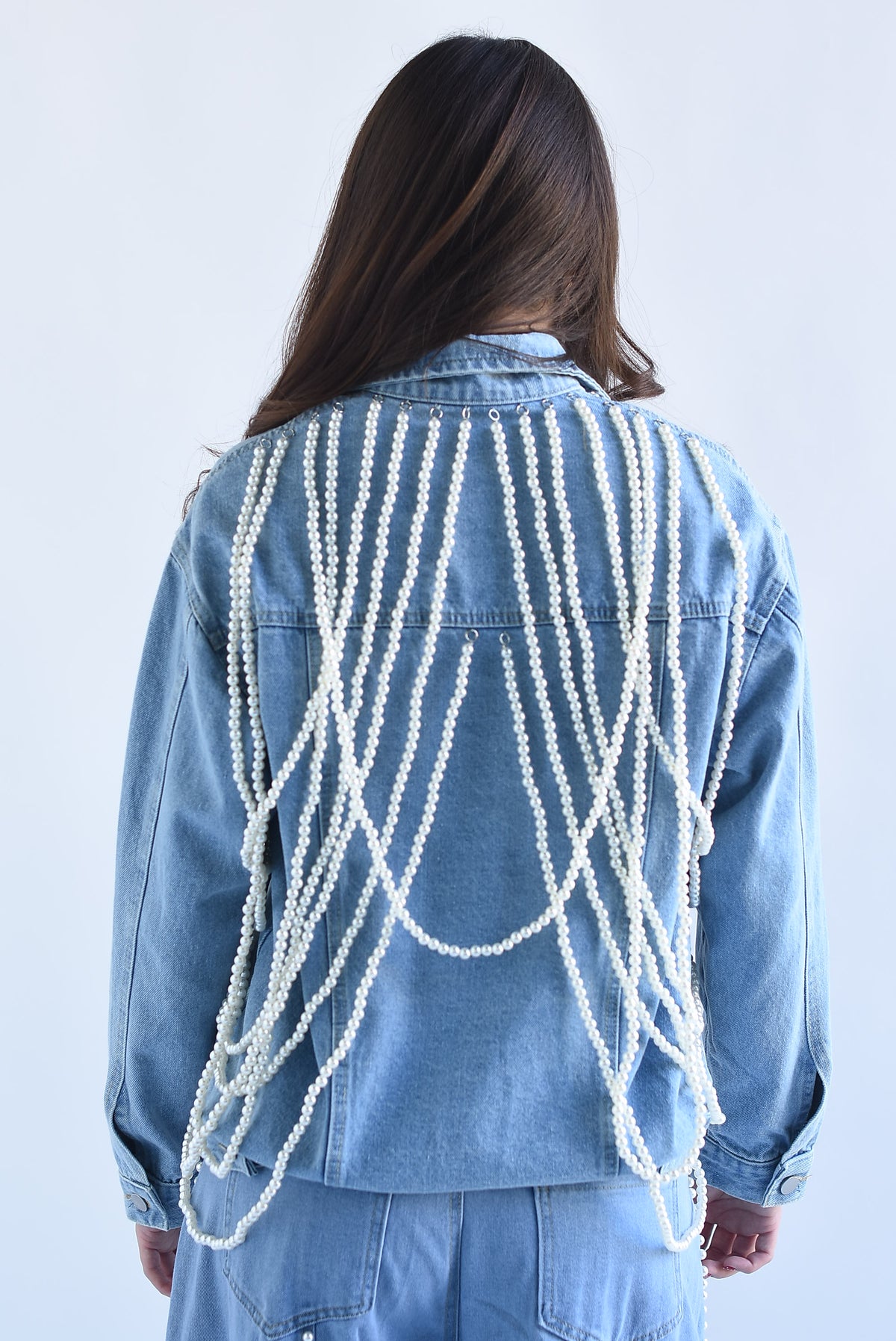 Chamarra Denim flecos perlas