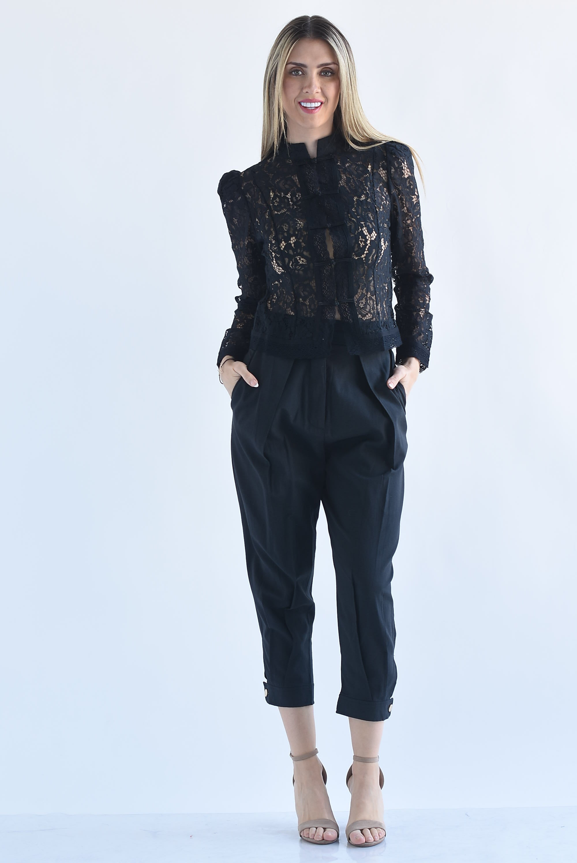 Blusa encaje lazos chinos