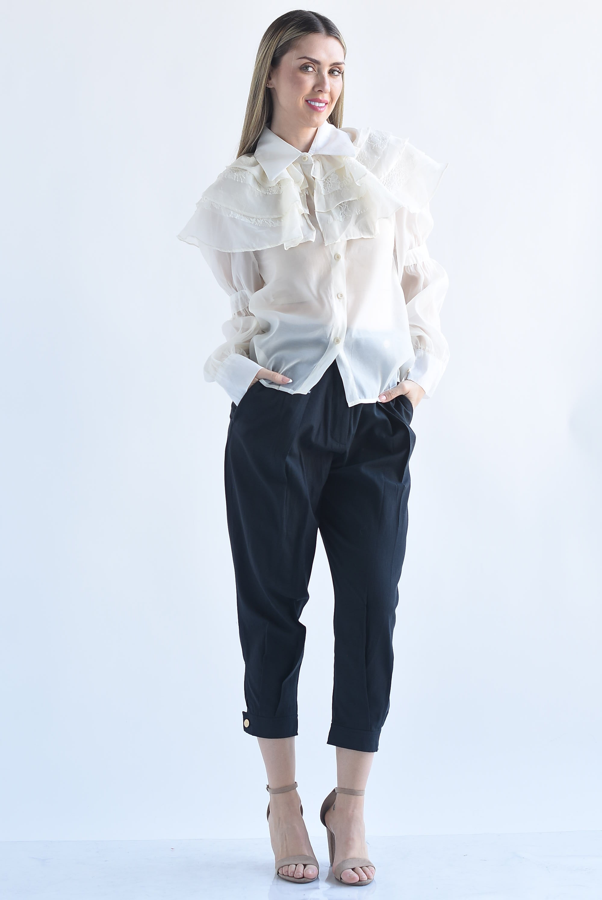 Blusa gasa cuello olanes