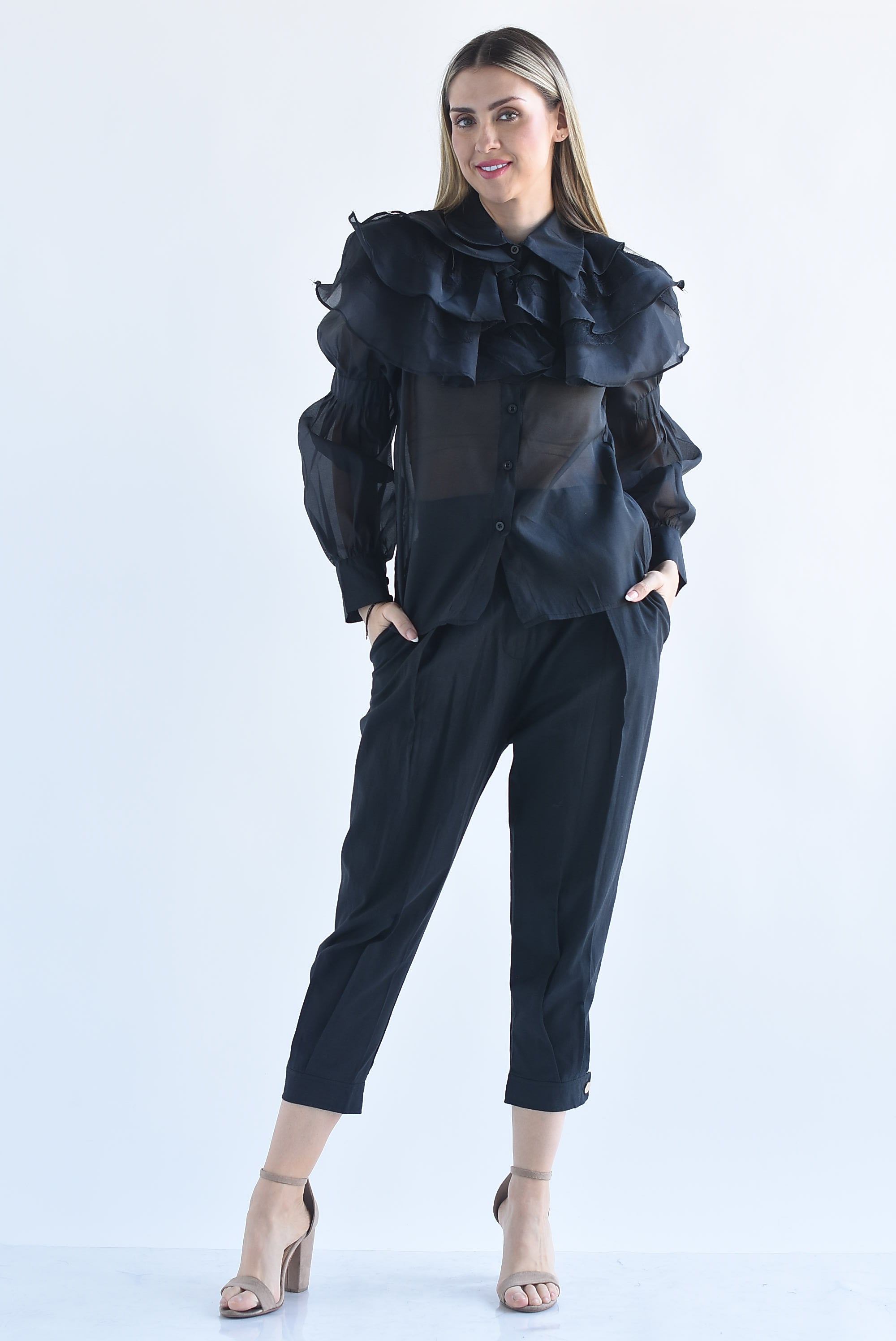 Blusa gasa cuello olanes