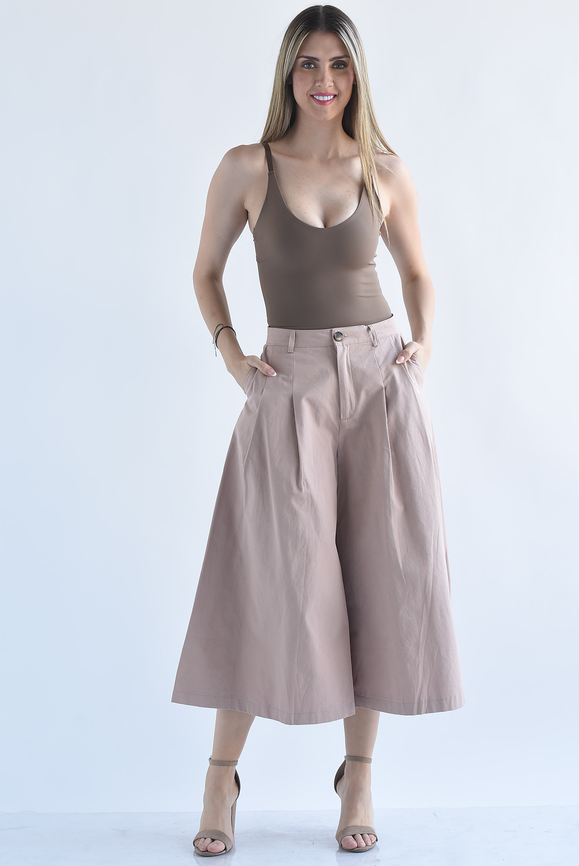 Pantalón culotte pinzas