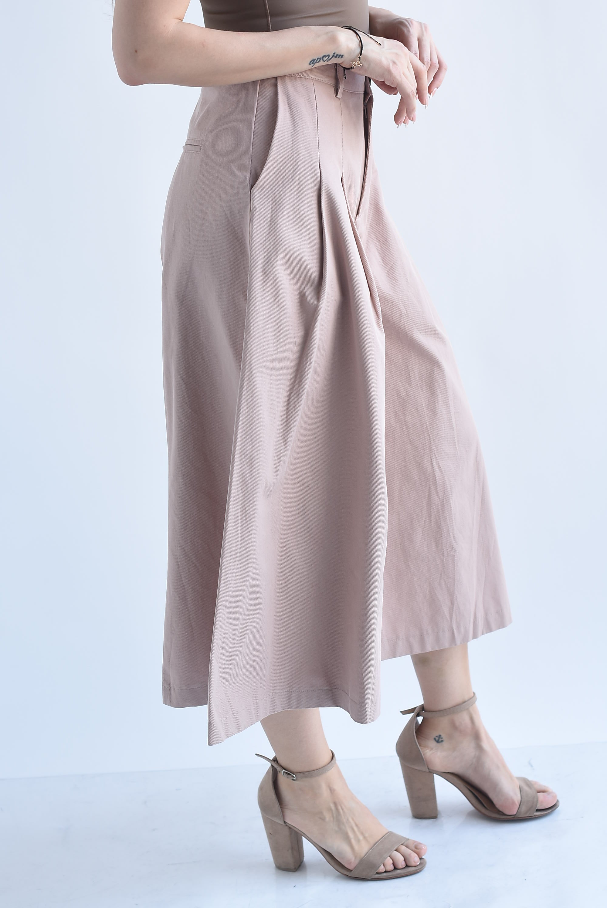 Pantalón culotte pinzas