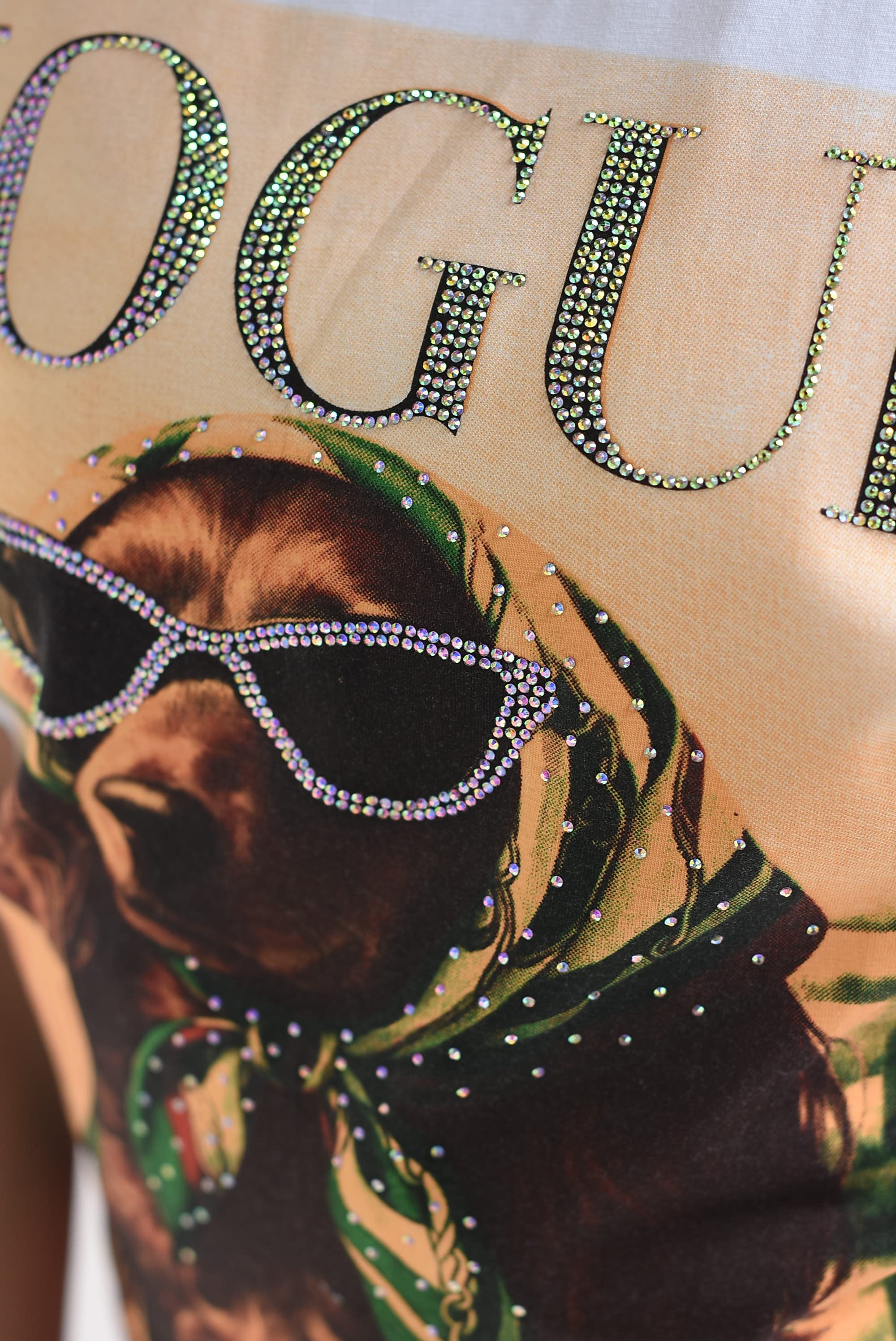 T-Shirt VOGUE perro lentes brillos