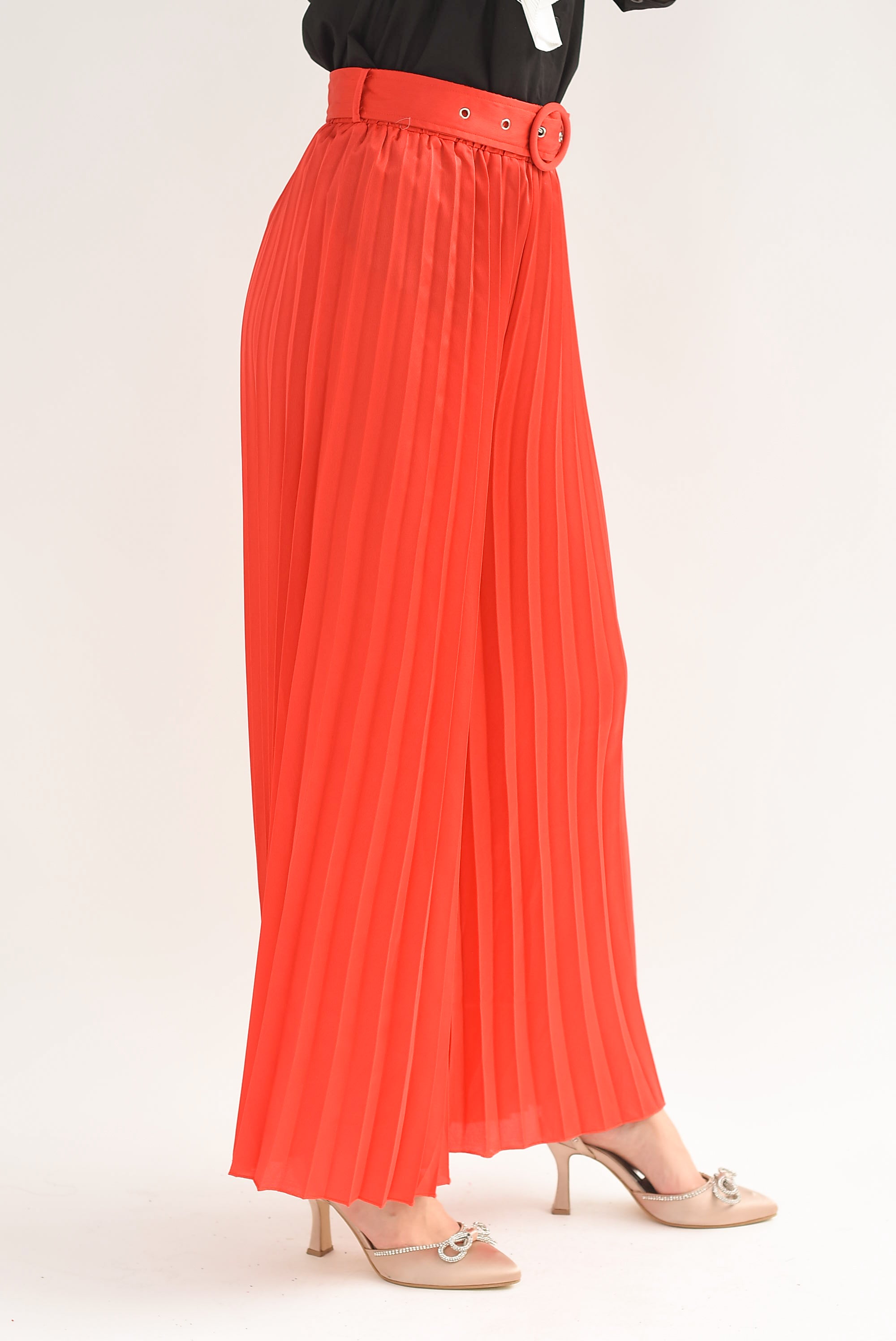 Pantalón plisado con cinturón Rojo
