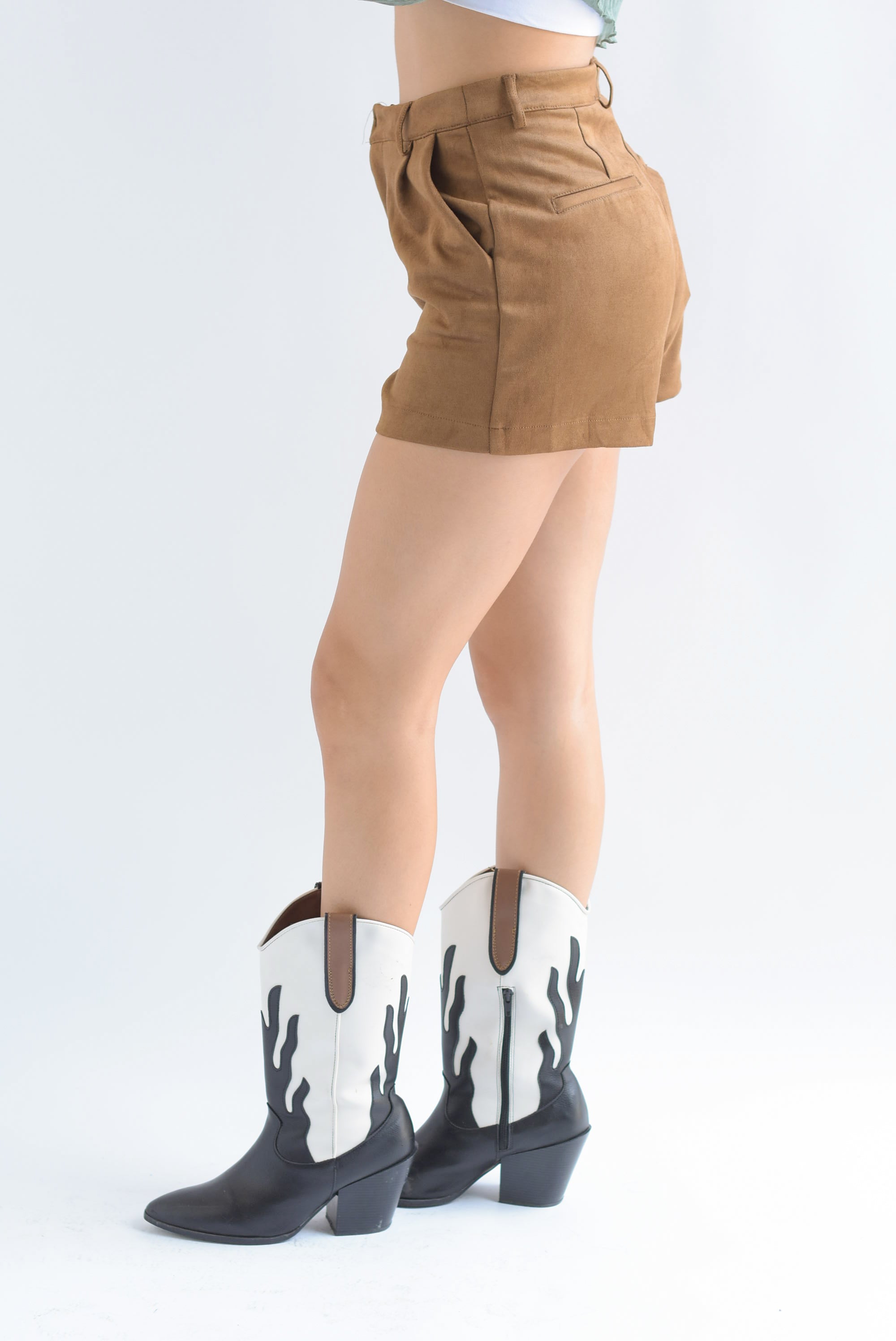 Short suede pinzas Camel
