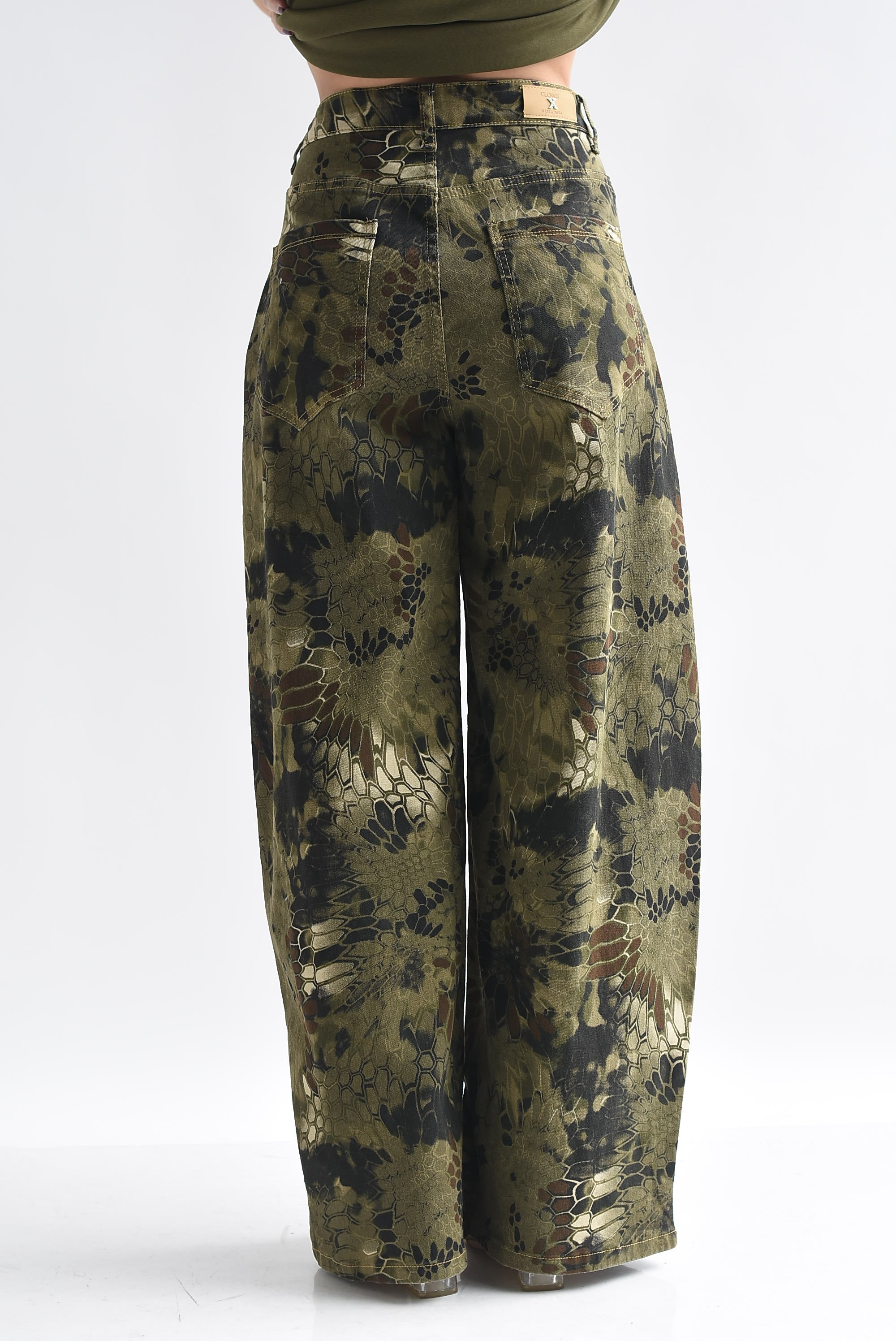 Jeans barrel animal print camuflaje