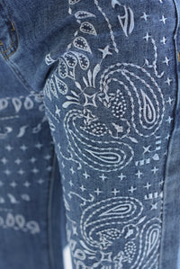 Fashion Styled Jeans bordado Paisley Denim Medium