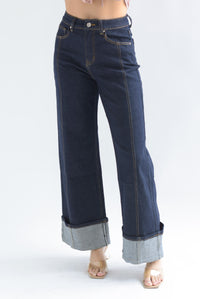 Fashion Styled Jeans costuras piernas dobladillo Denim Dark