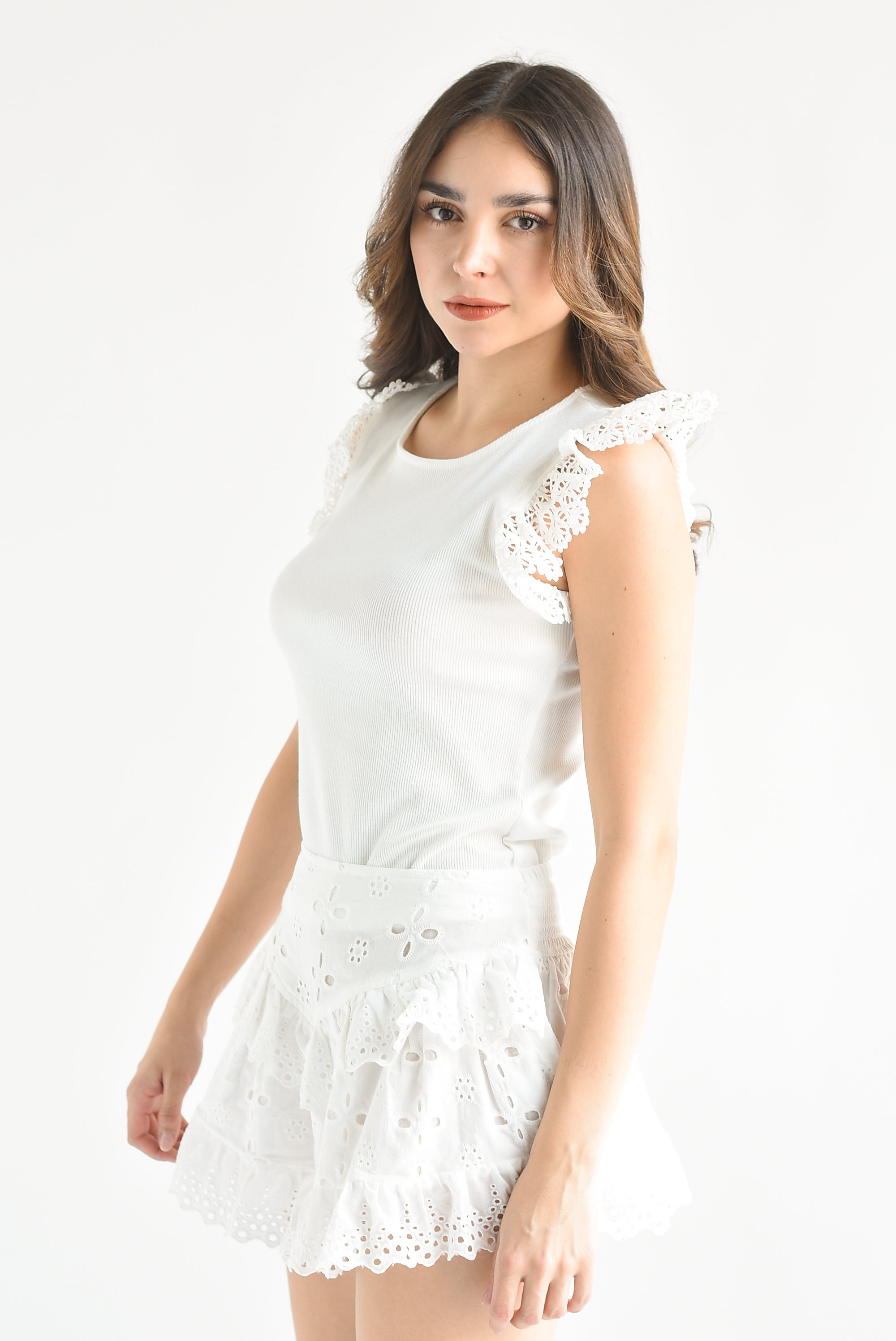 Short olanes tira bordada encaje Blanco