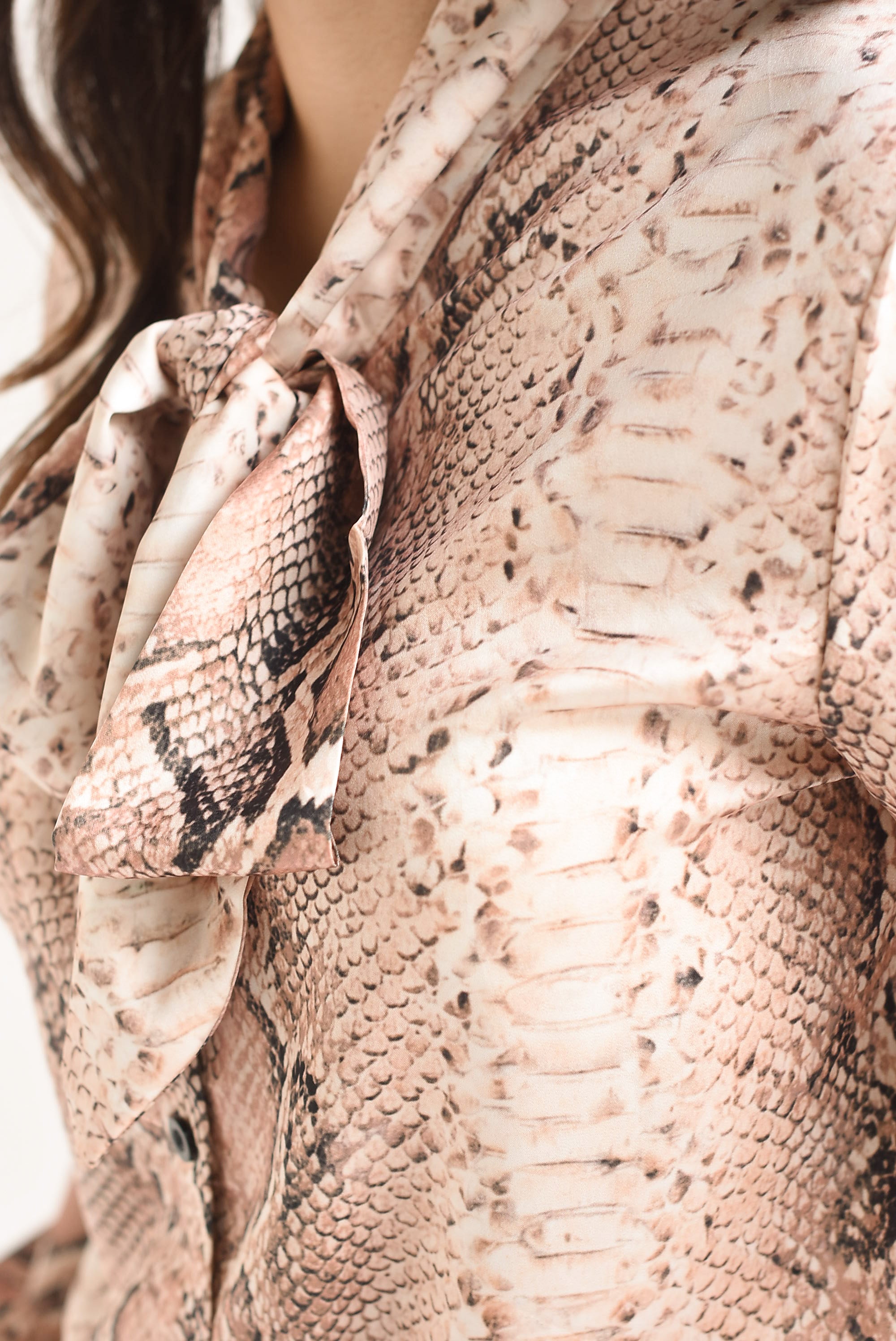 Set Pantalón globo y Camisa cinta snake print