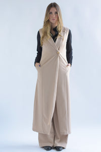 Fashion Styled Set Pantalón y Maxi Chaleco sastre Beige