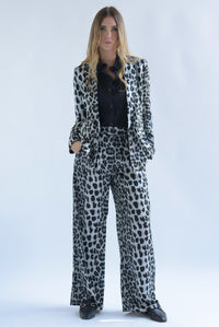 Fashion Styled Set Pantalón y Blazer leopardo Gris