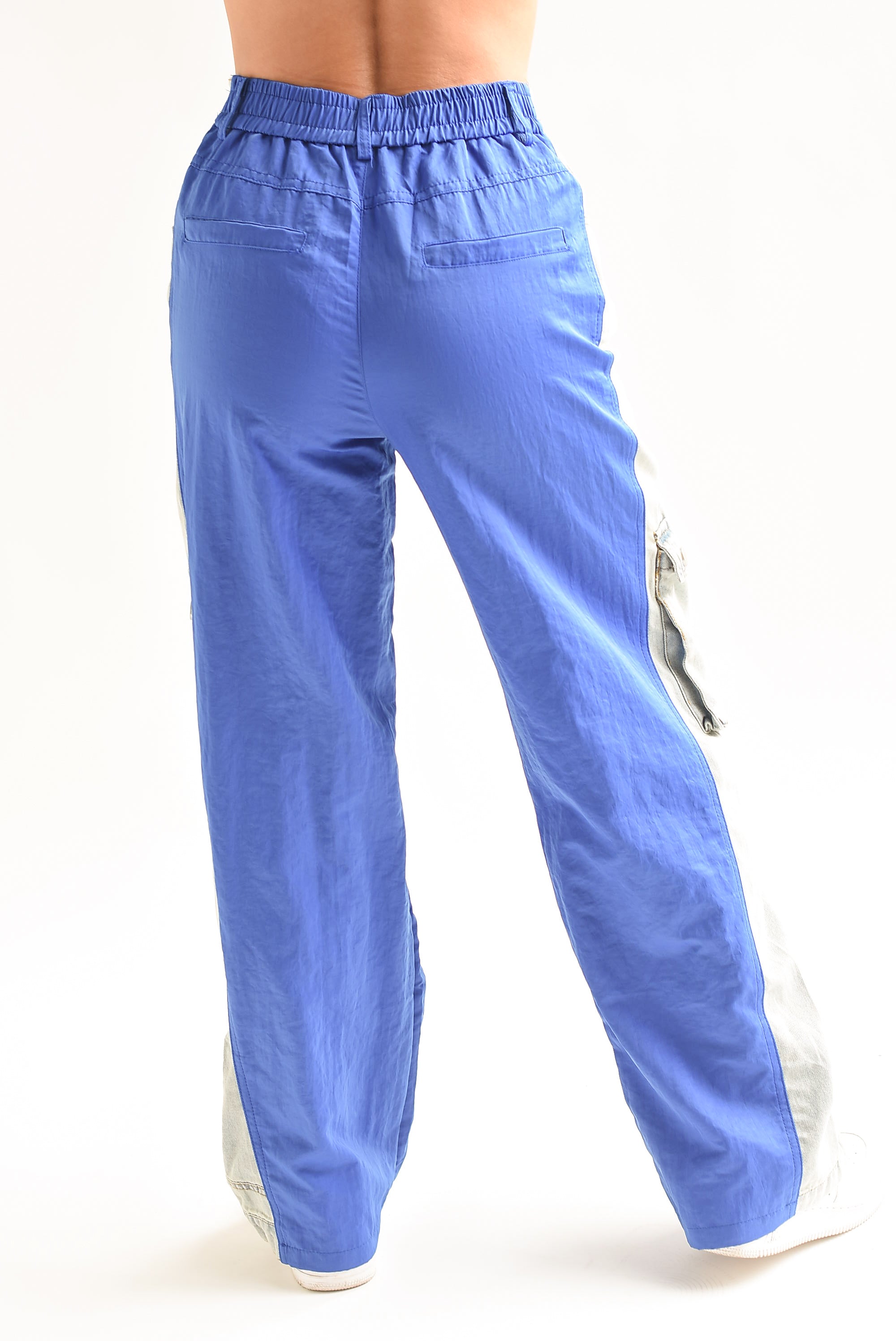 Jeans track cargo parachute Azul