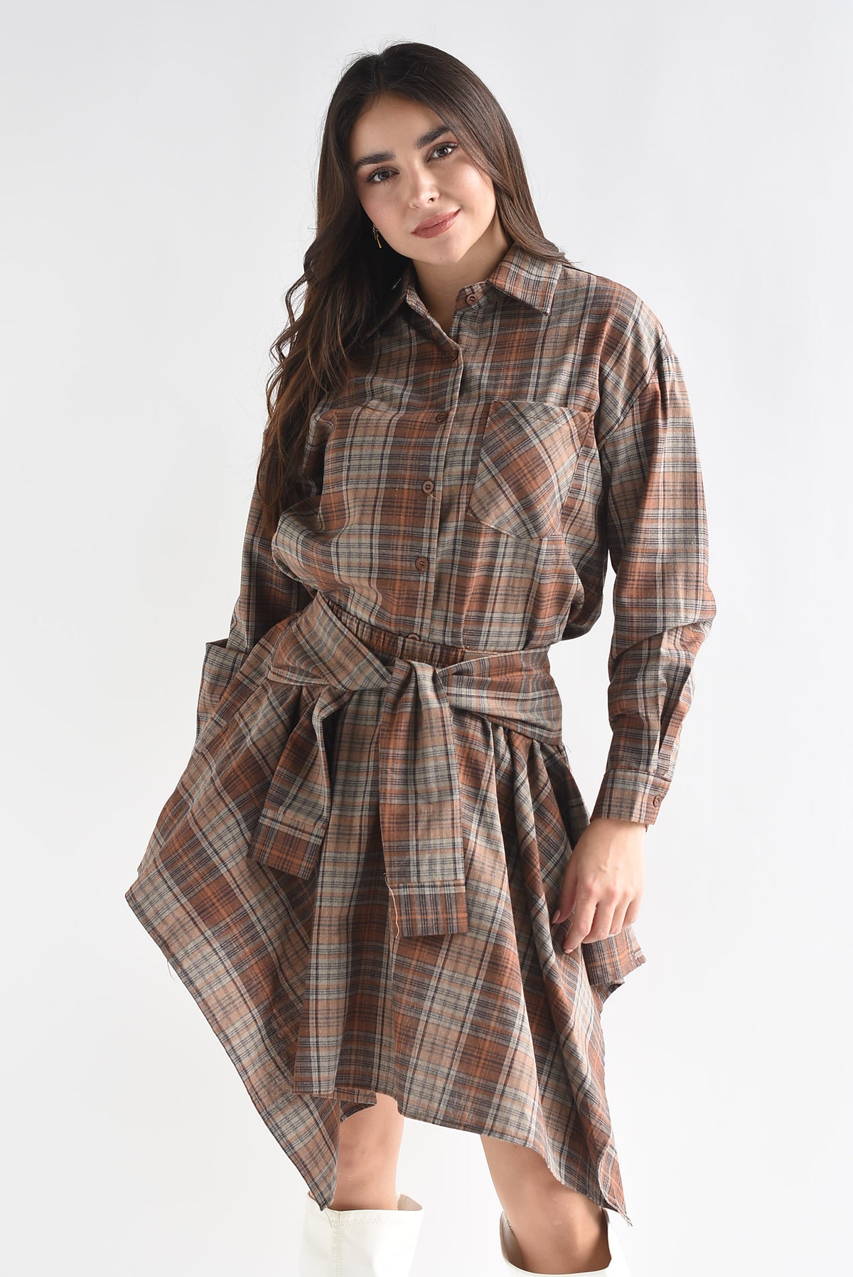 Set Falda asimétrica y Camisa cuadros