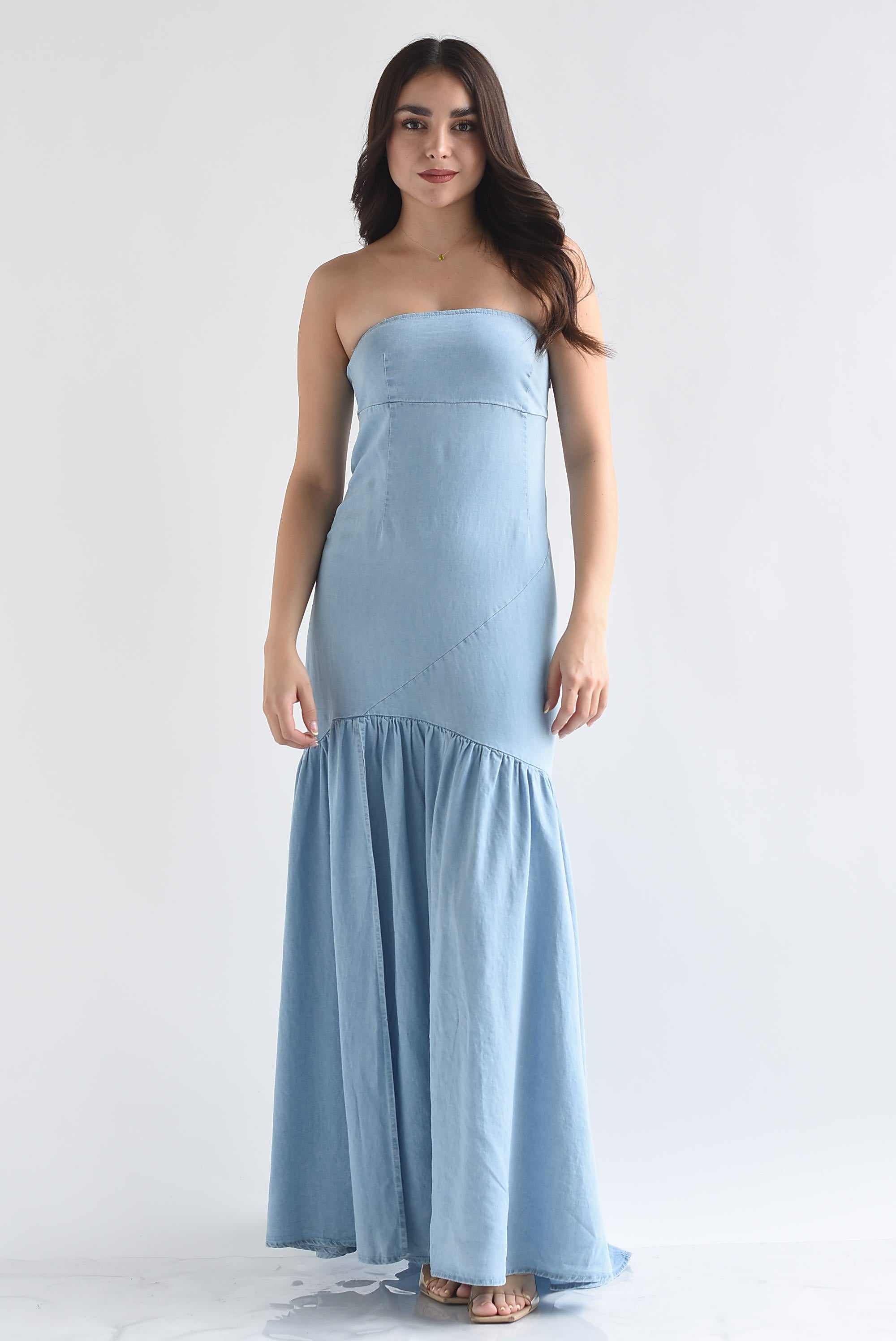 Vestido denim strapless torso largo