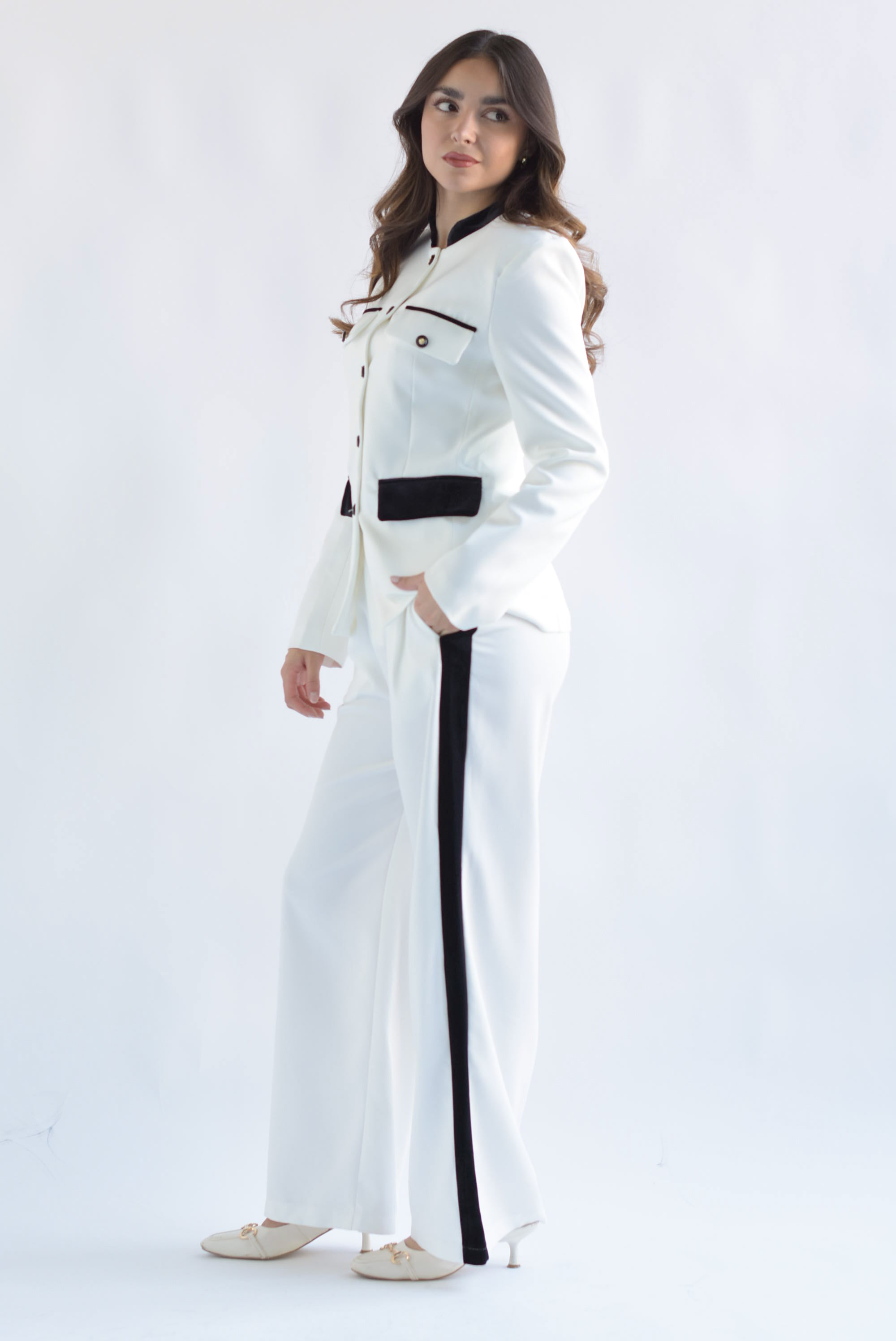 Set Pantalón y Blazer militar Blanco con Negro