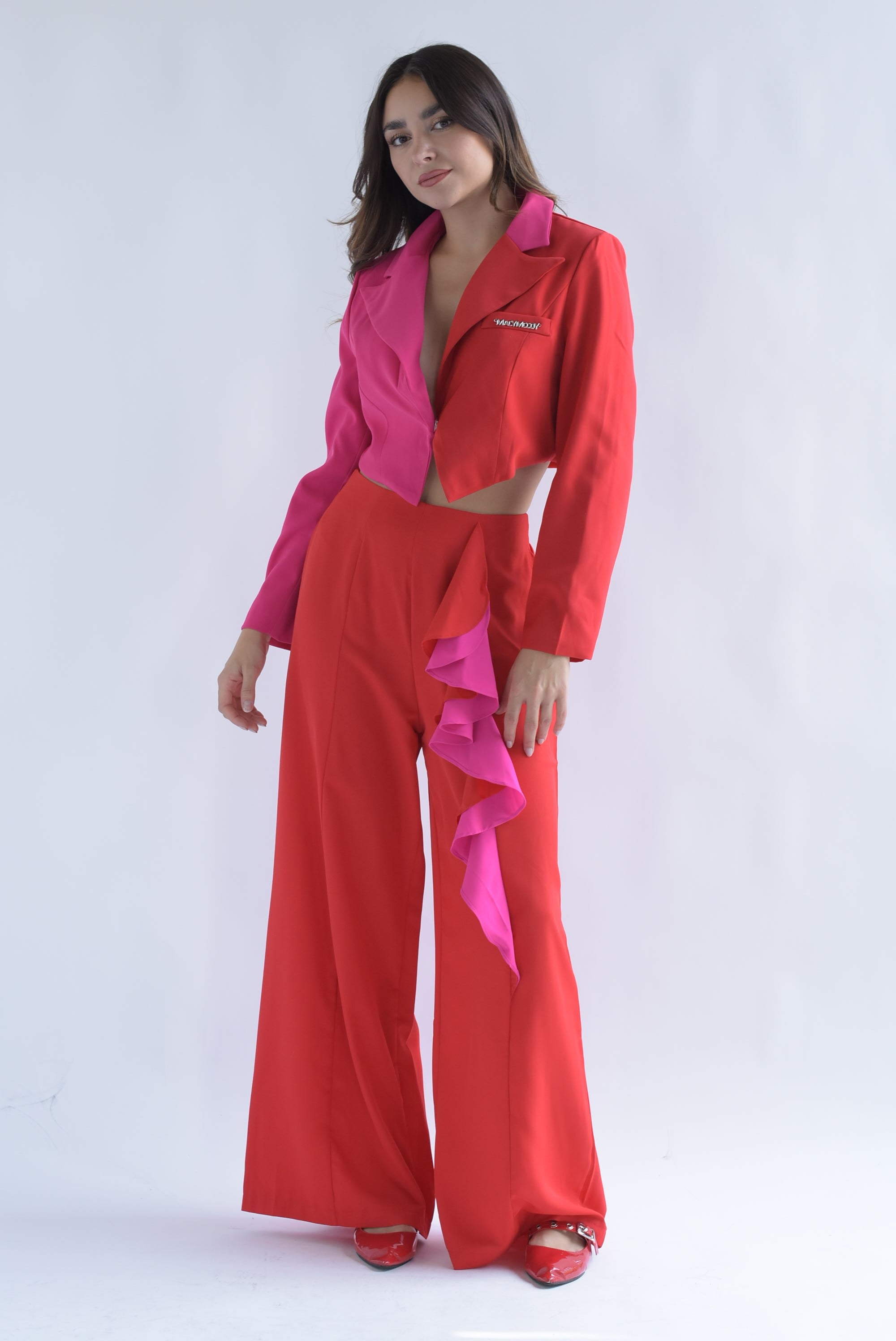 Set Pantalón olán y Blazer crop Fiusha con Rojo