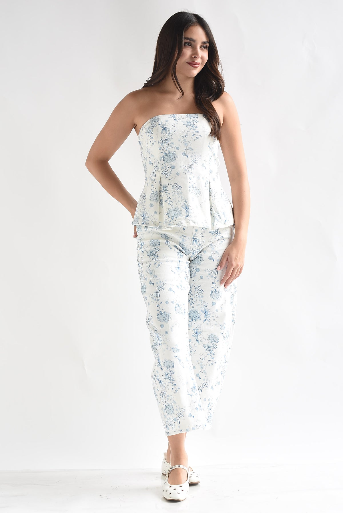 Set Jeans barrel y Top strapless peplum flores Denim