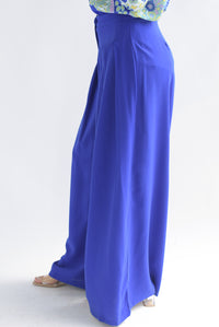 Fashion Styled Pantalón súper wide pinzas Azul Rey