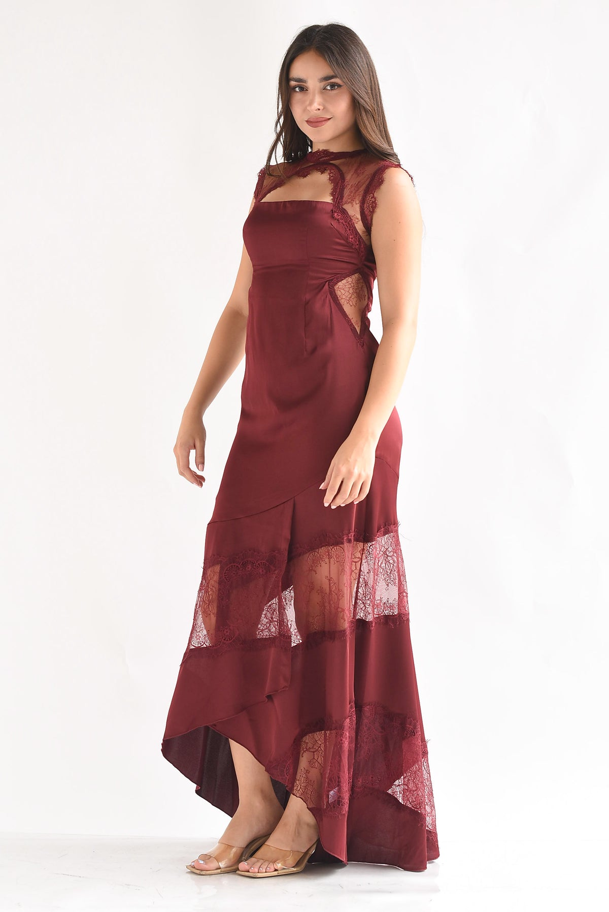 Vestido lencero asimétrico cut-out encaje