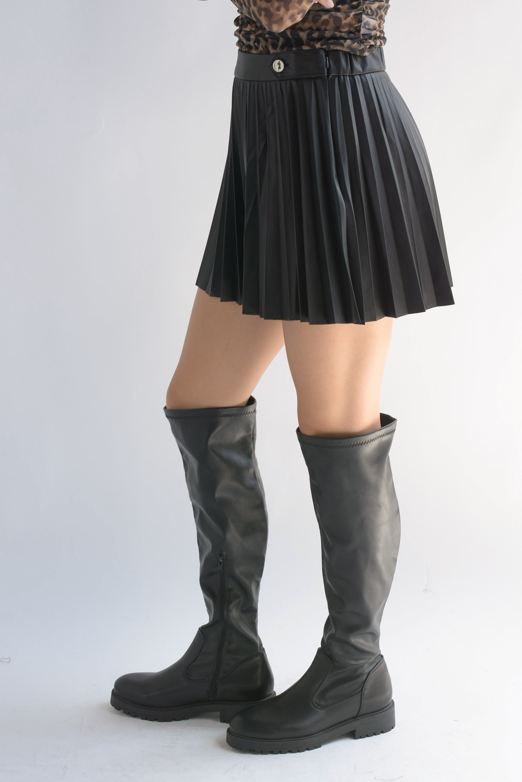 Falda mini plisada vinipiel Negro