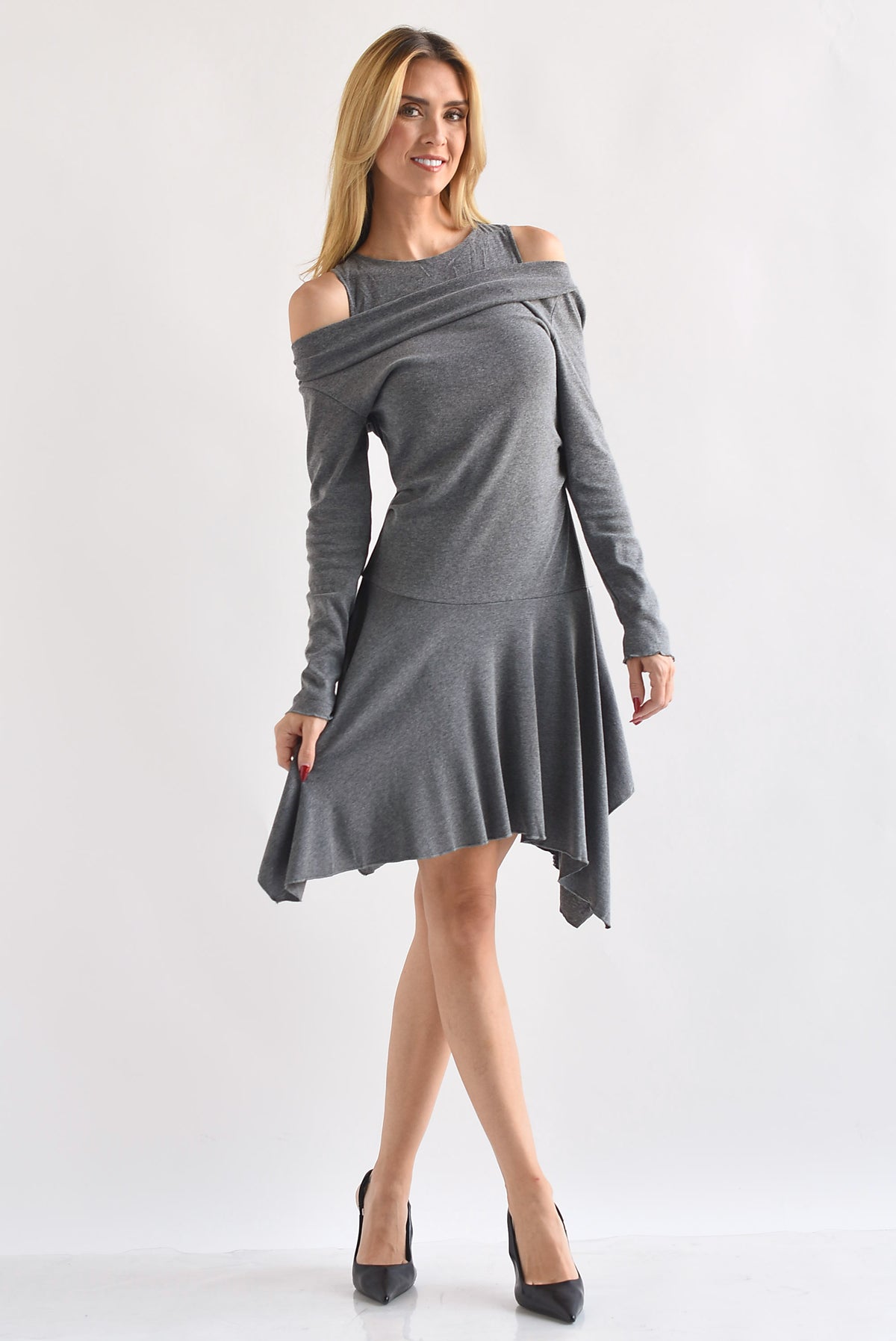 Vestido asimétrico off-shoulder con top