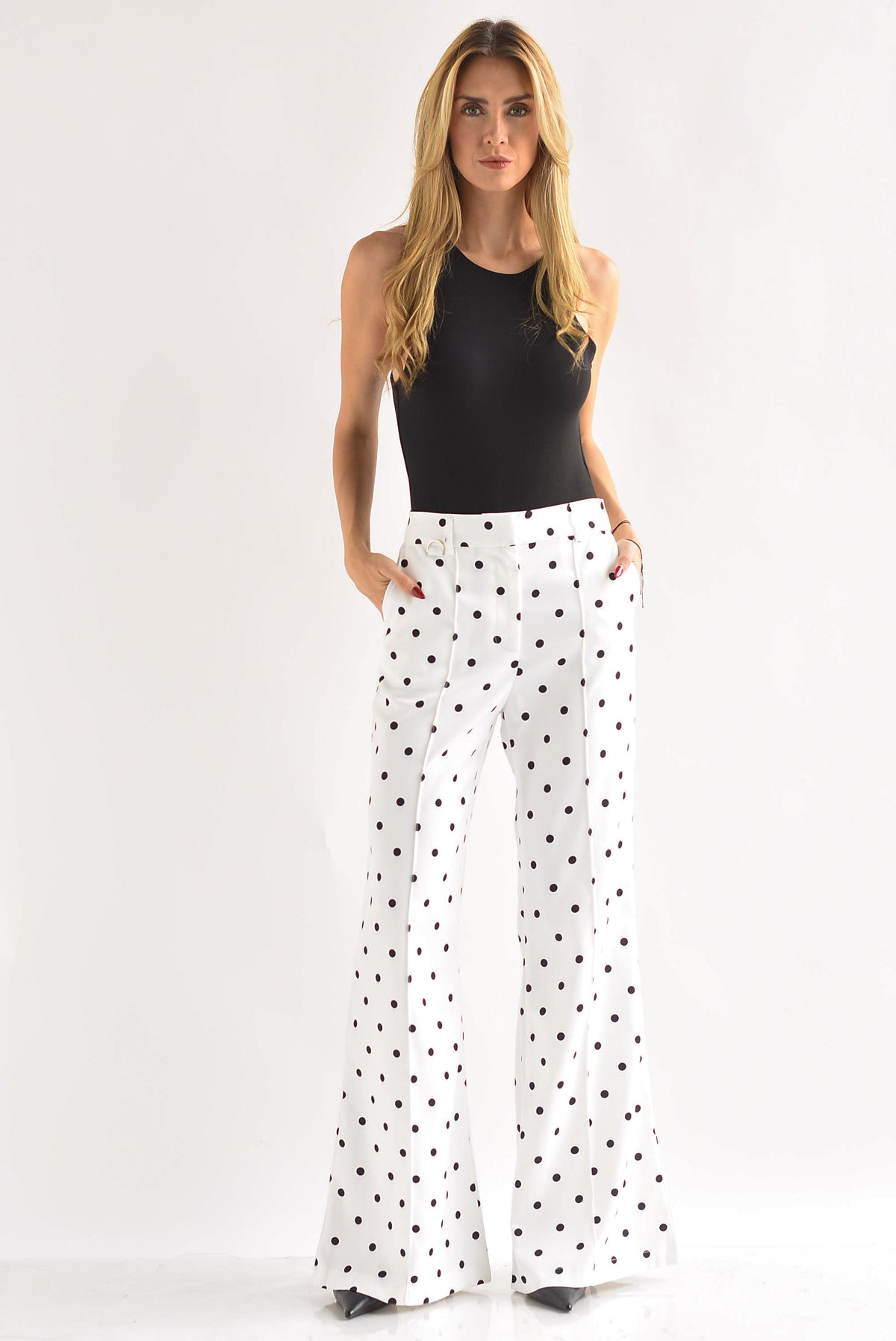 Pantalón de vestir acampanado polka dots