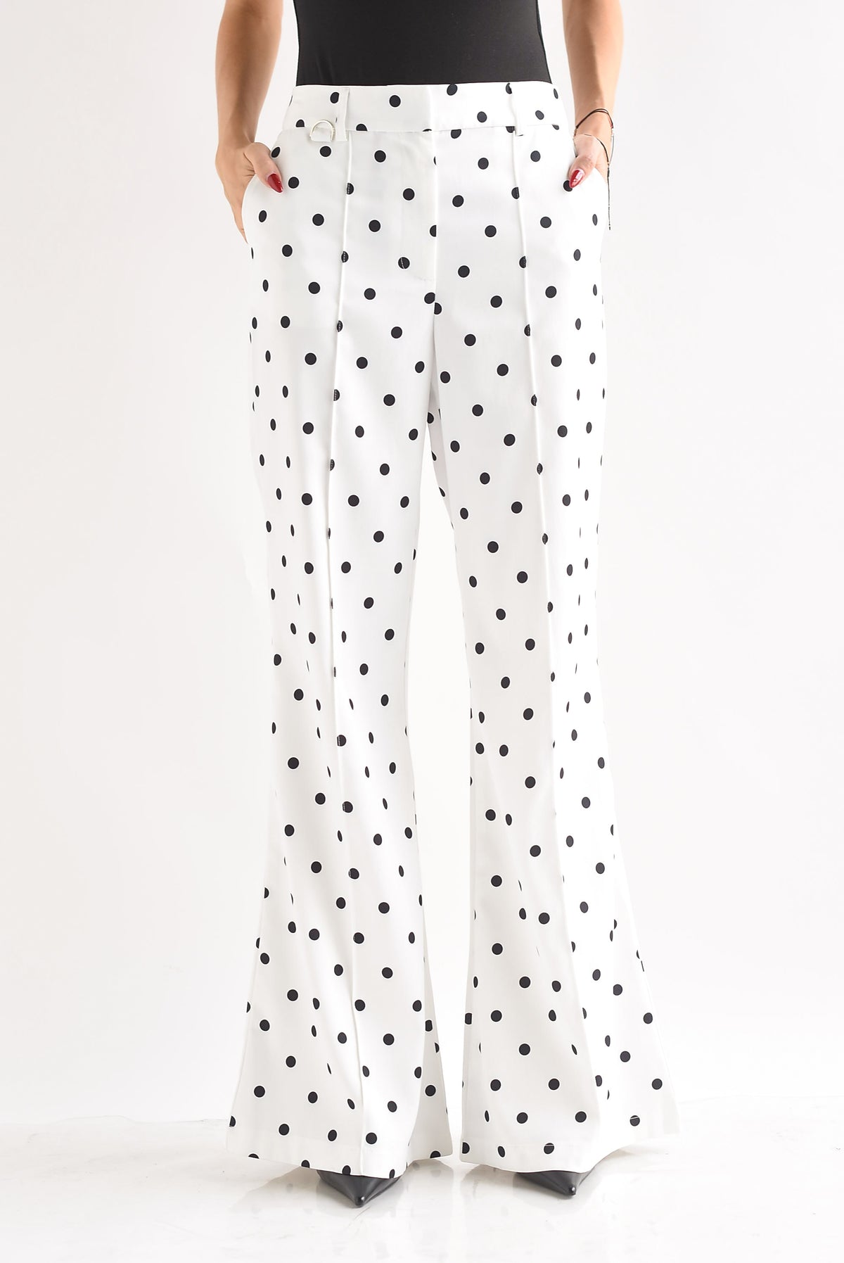 Pantalón de vestir acampanado polka dots