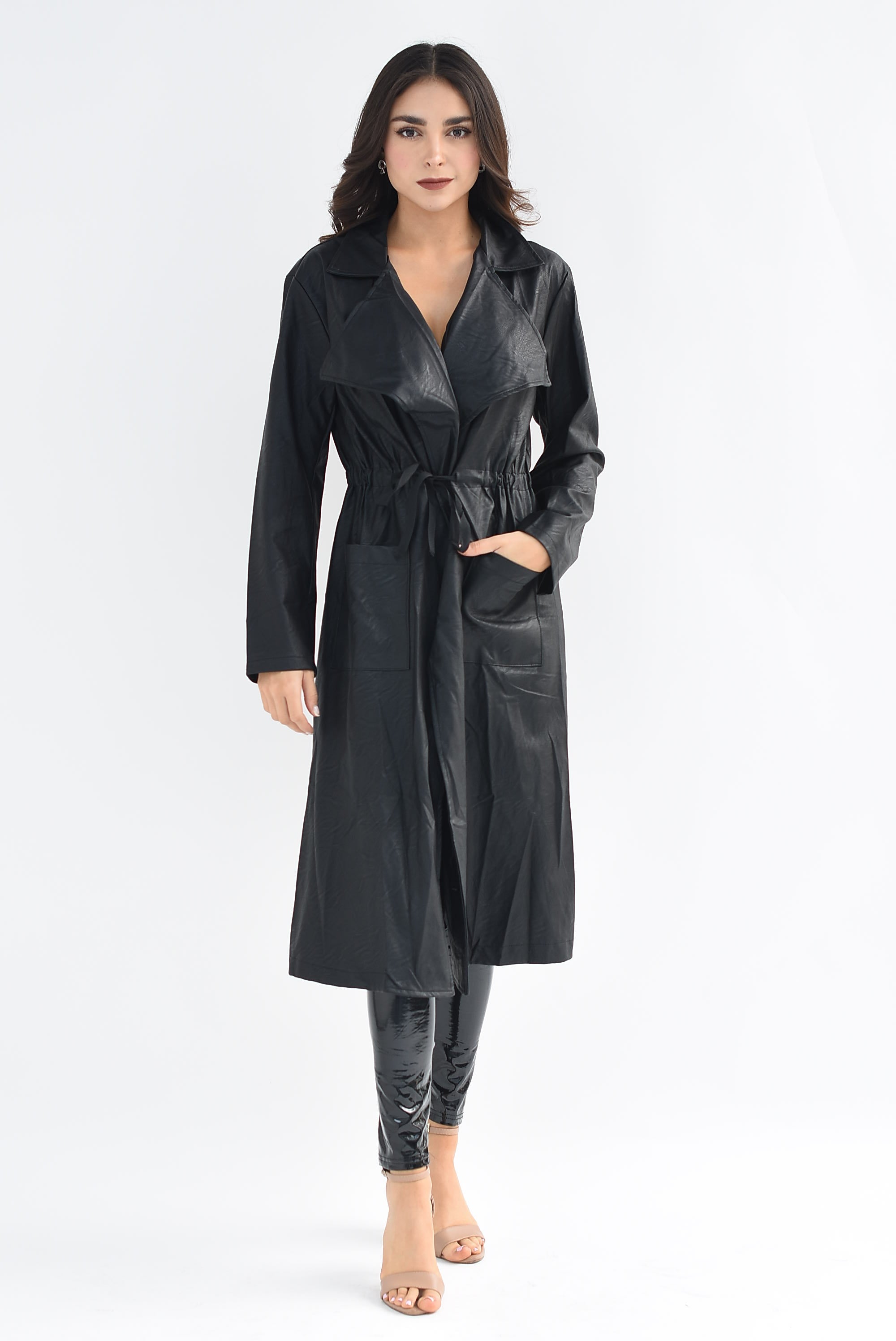 Gabardina de vinipiel Negro