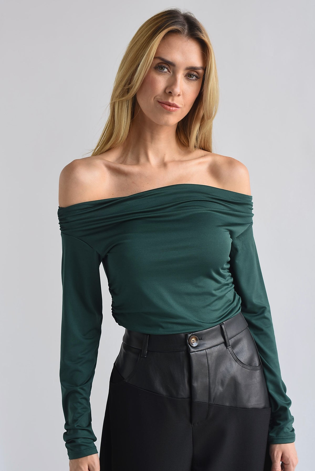 Body off-shoulder manga larga