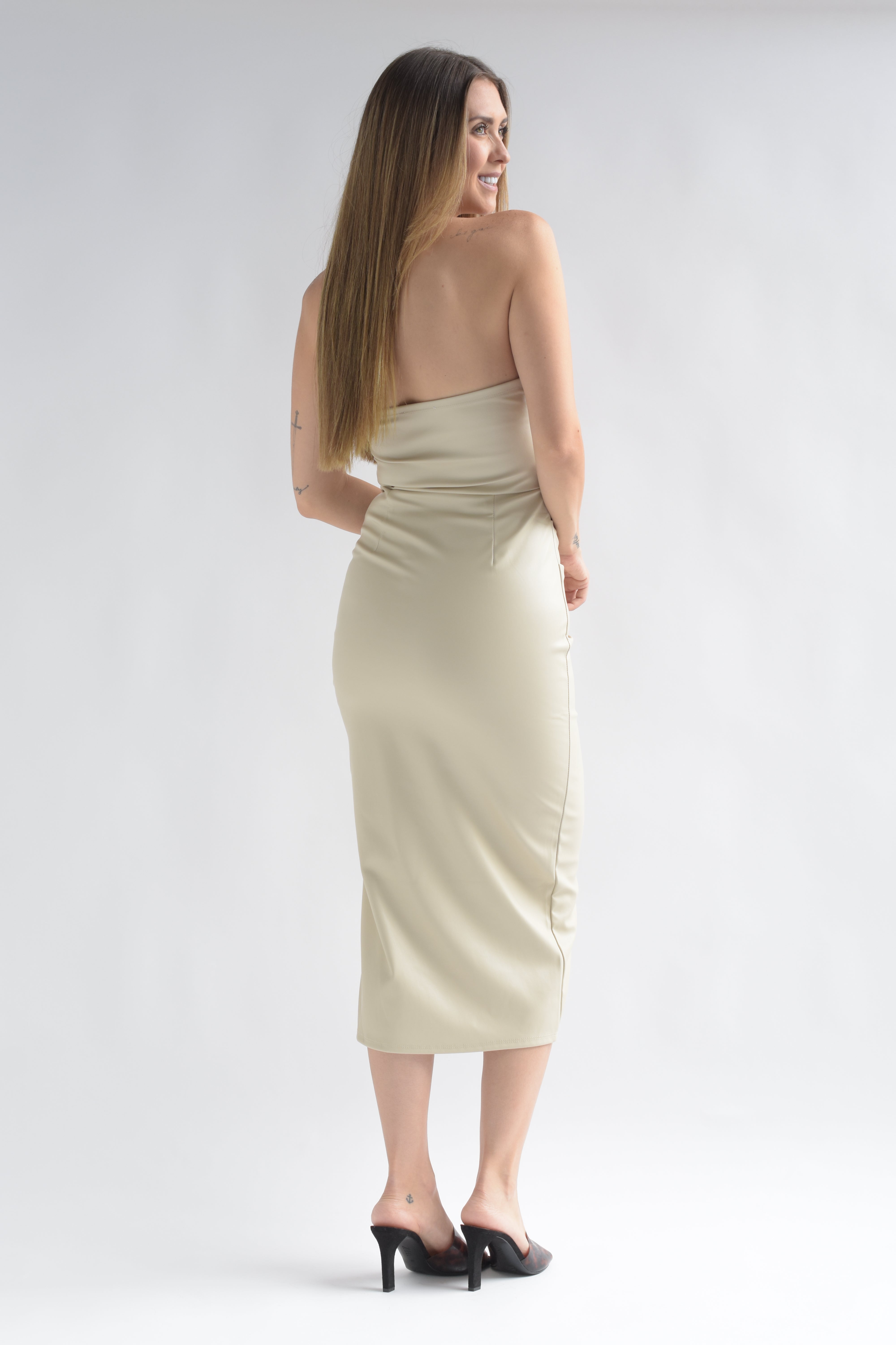 Vestido strapless drapeado vinipiel Ivory