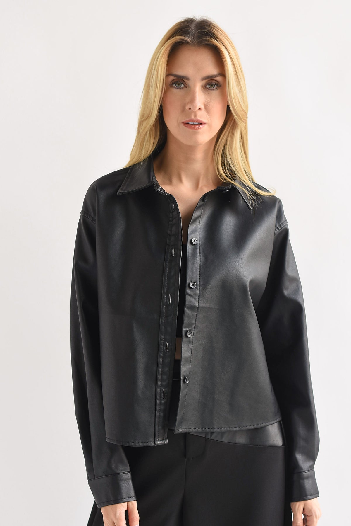 Shacket crop vinipiel