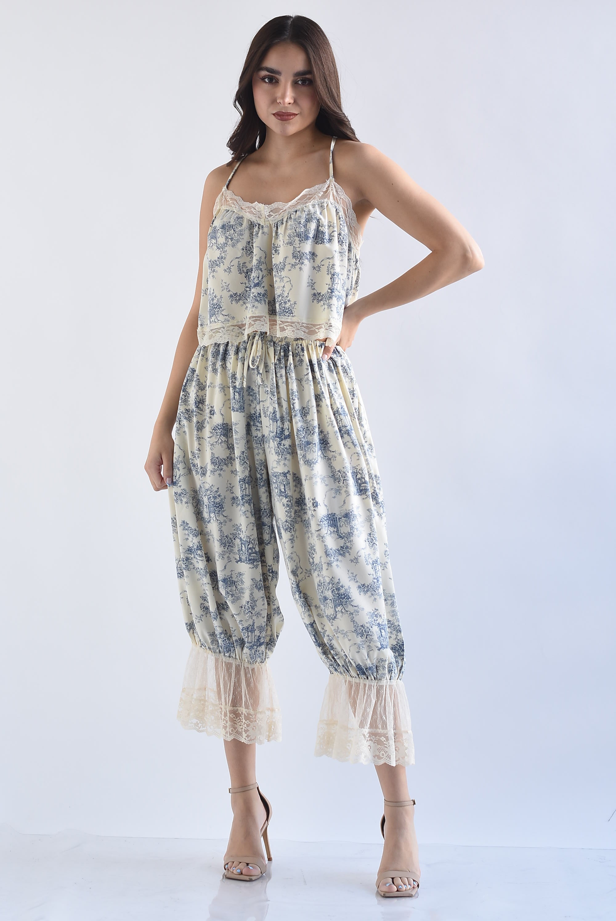 Set Pantalón capri y Top olán encaje toilé
