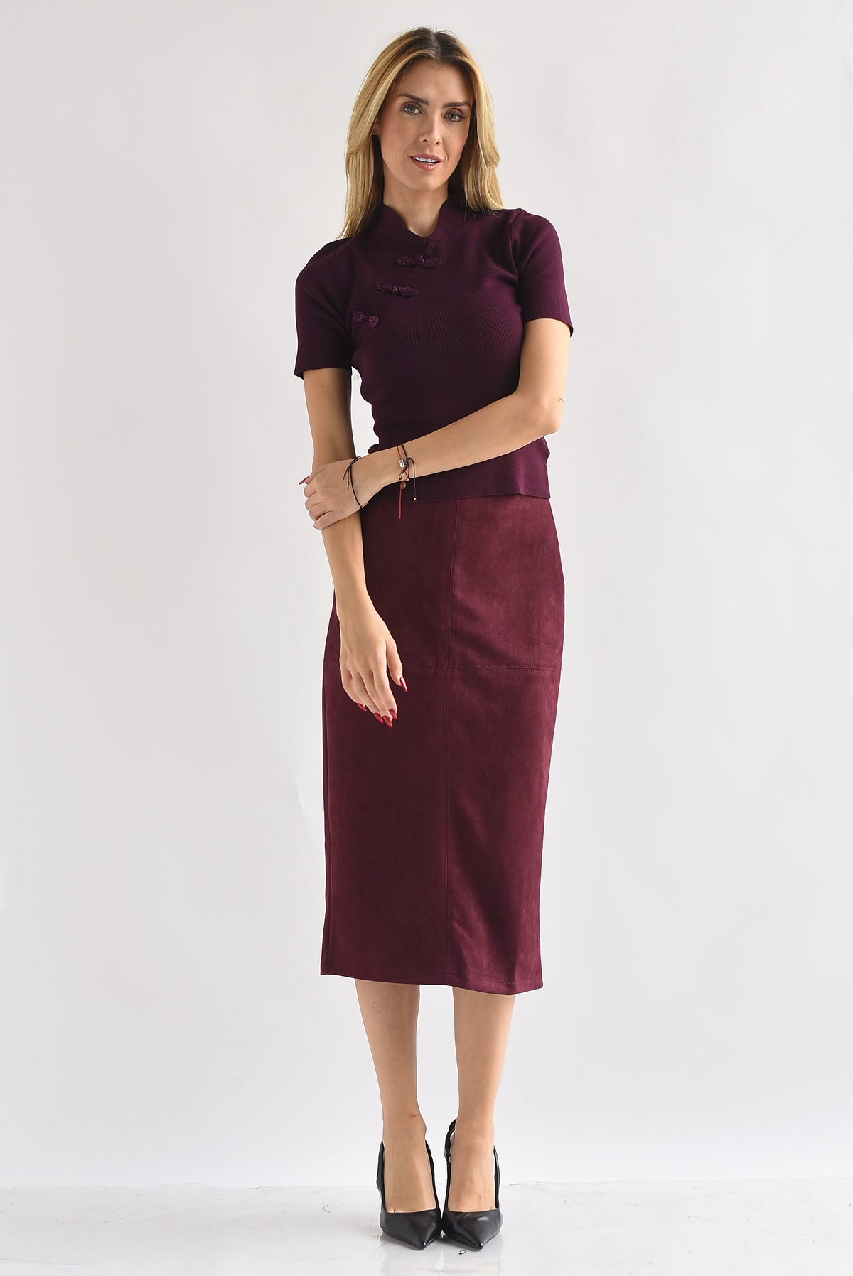 Falda lápiz suede costuras
