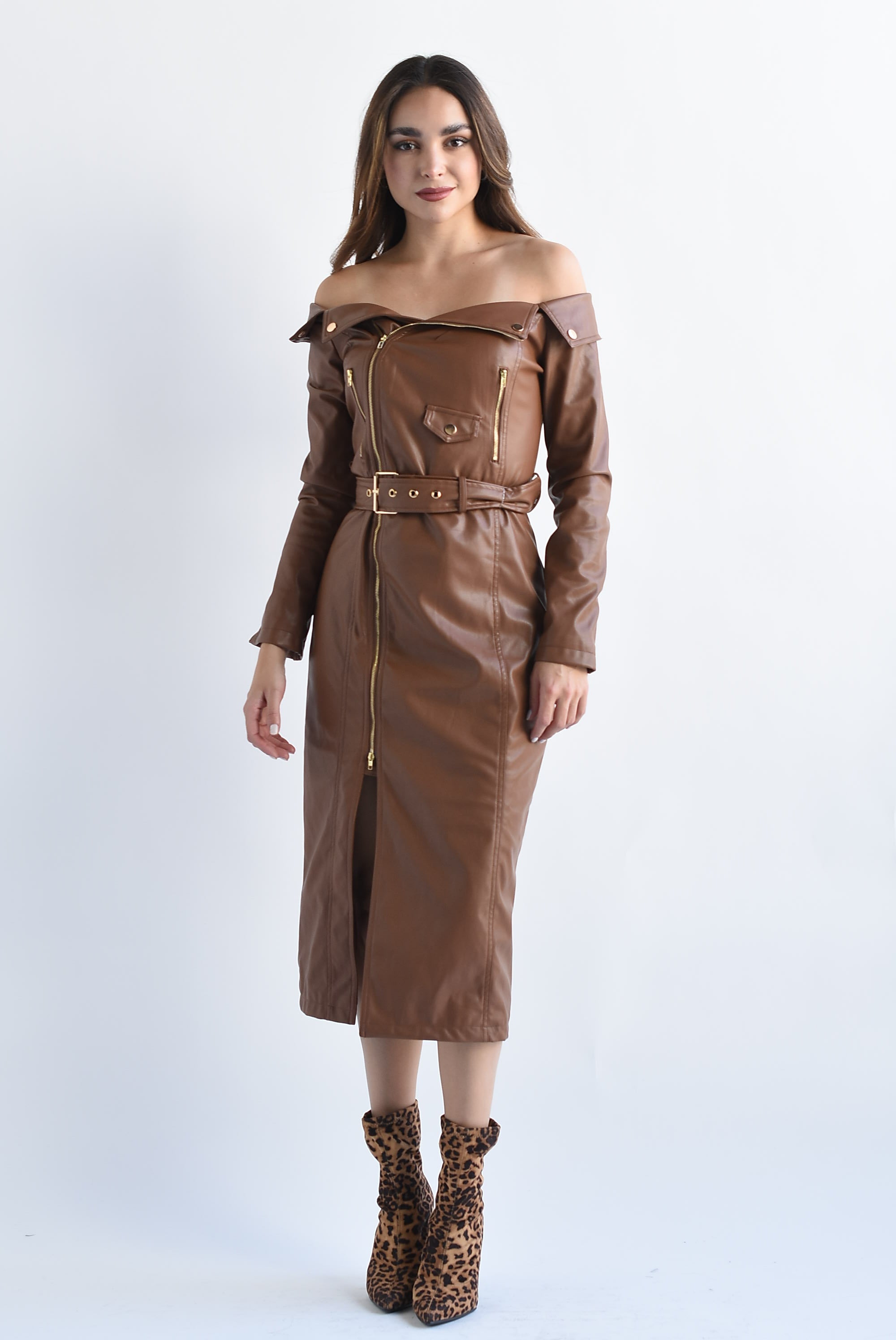 Vestido gabardina off-shoulders Camel