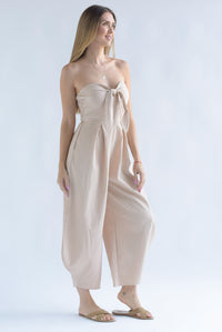 Fashion Styled Jumpsuit globo strapless Beige