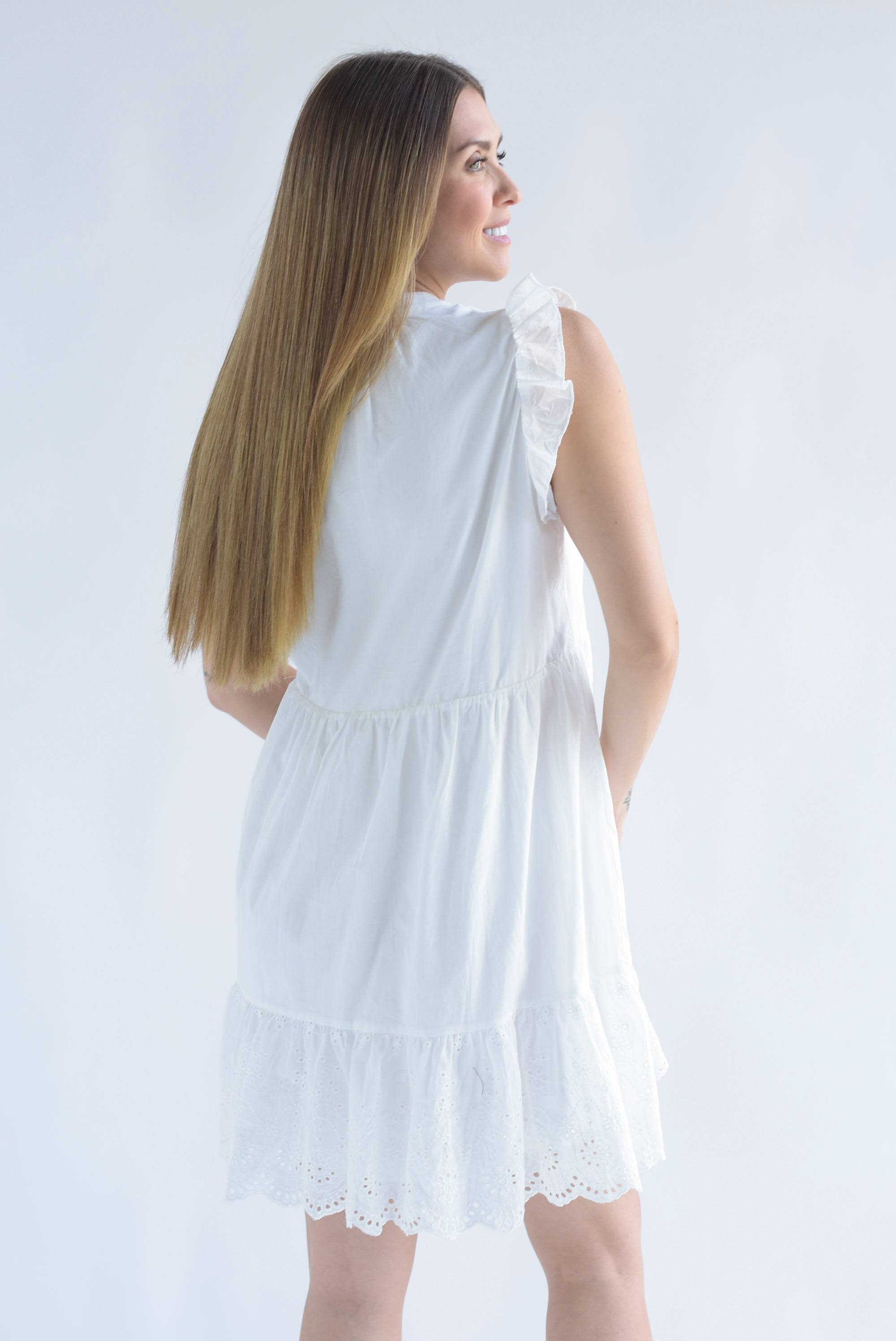 Vestido corto olán tira bordada Blanco