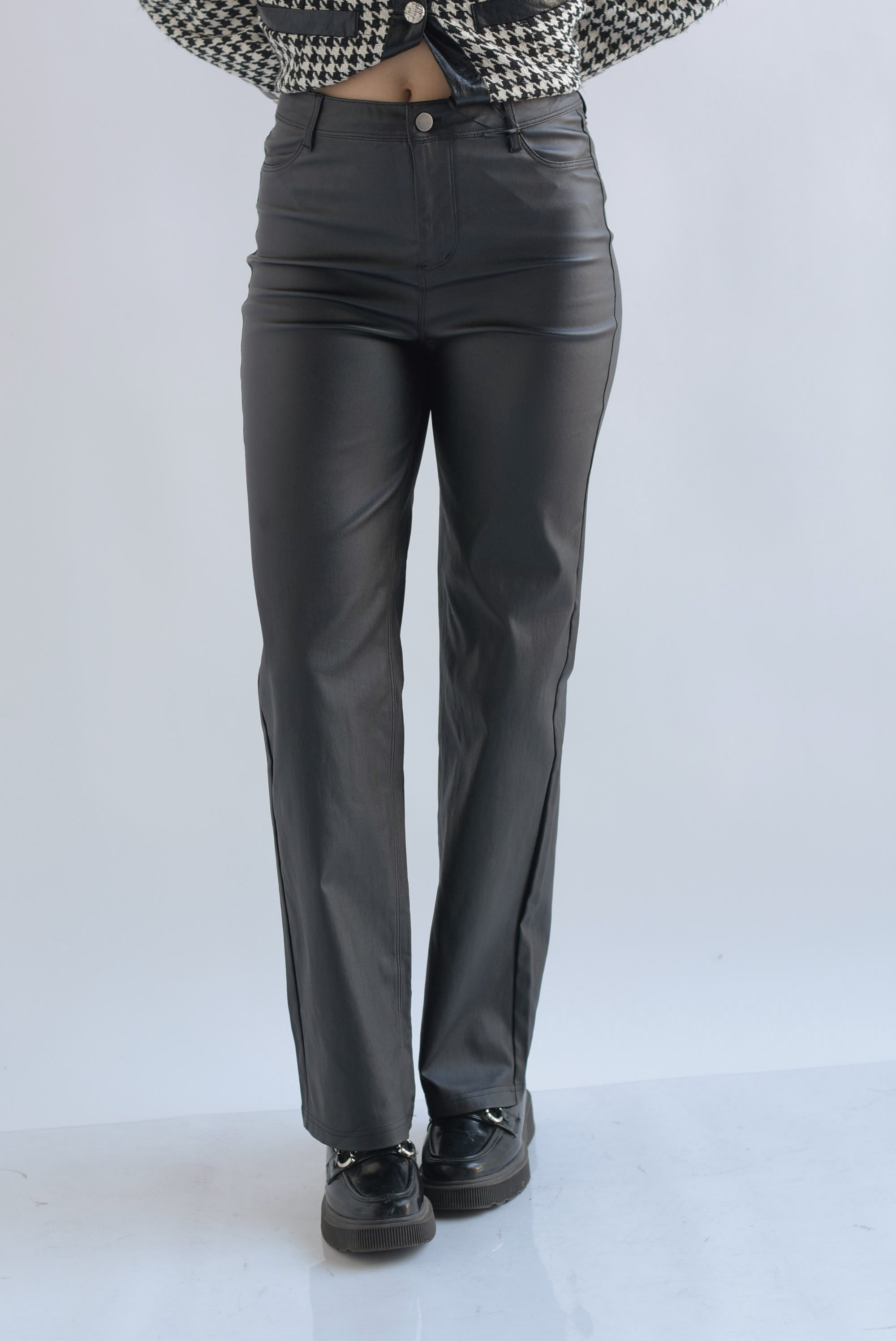 Pantalón recto vinipiel mate Negro
