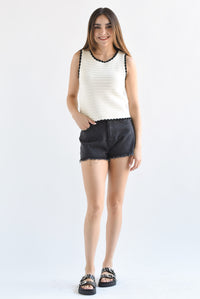 Fashion Styled Short deshilachado Denim Negro
