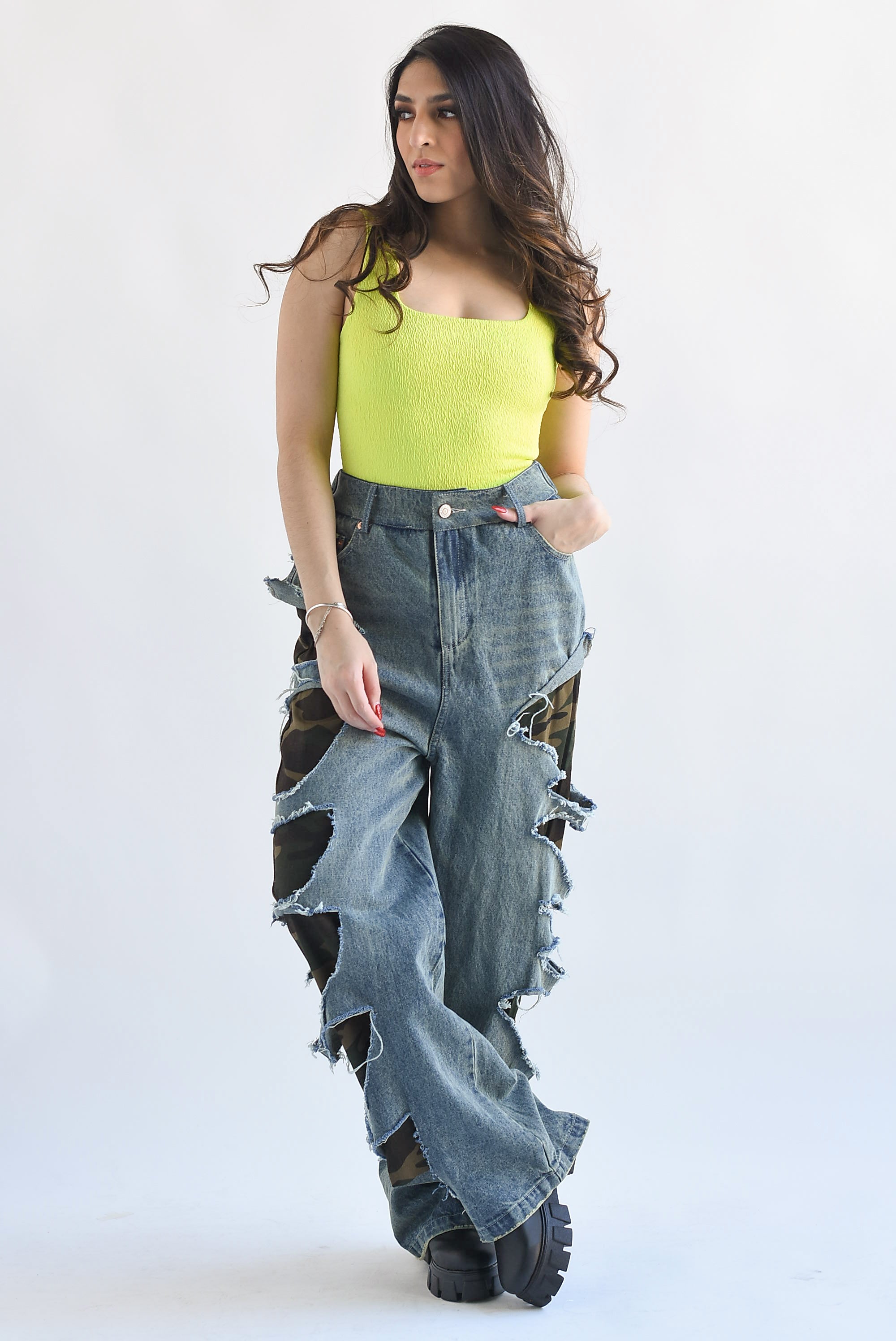 Jeans cut-out camuflaje