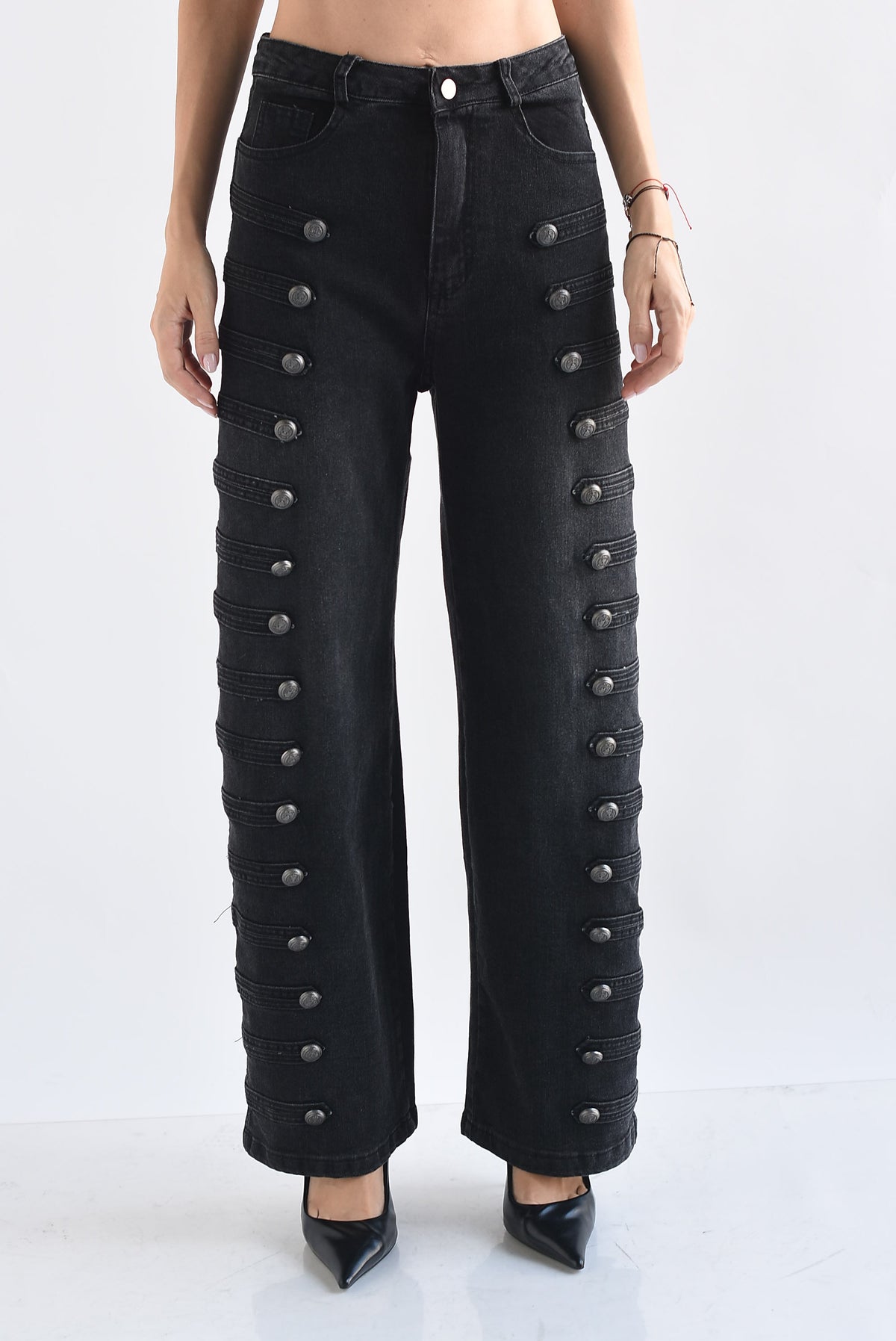 Jeans barrel militar botón plata
