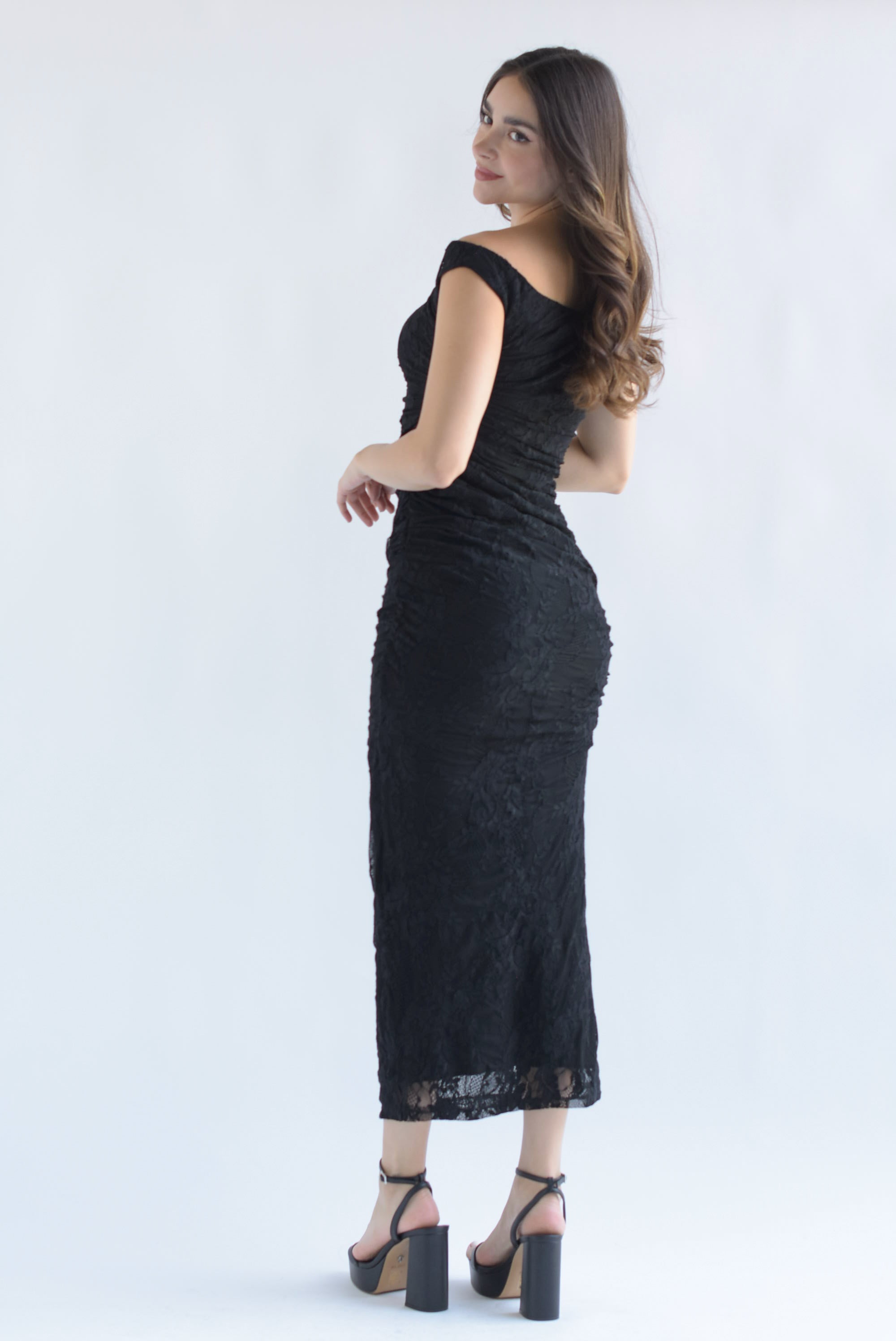 Vestido drapeado encaje asimétrico Negro